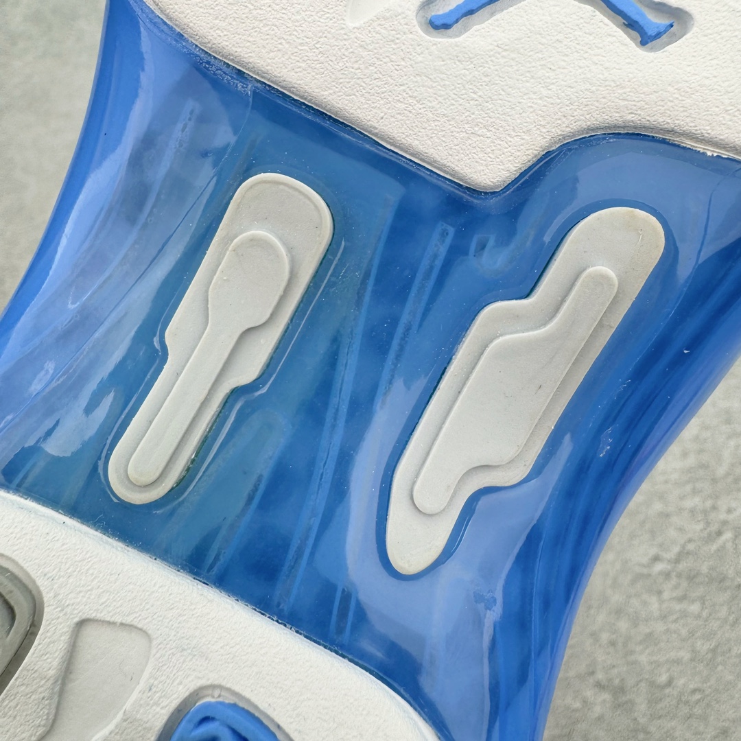 图片[19]-＃纯原 Air Jordan AJ17 Low \\\”UNC\\\” 北卡蓝 FJ0395-140 整体构色方案采用经典的白蓝撞色示人 银色点缀细节 算是当年 Air Jordan 17 Low 中最受欢迎的配色 低帮版本在延续半透明中底框架 以及金属银质感的后跟稳定片外 取消了 AJ17 鞋带锁盖设计 辅以 Dynamic Fit 动态袜套替代 中底缓震方面 前掌扇形 Zoom Air 气垫 + 后掌吹塑气垫 同时中底内嵌大面积碳板 外底纹理类似热力图的分色设计 灵感则来源于帮主痴迷的高尔夫球场地 尺码：41 42 42.5 43 44 44.5 45 46 47.5-选品中心