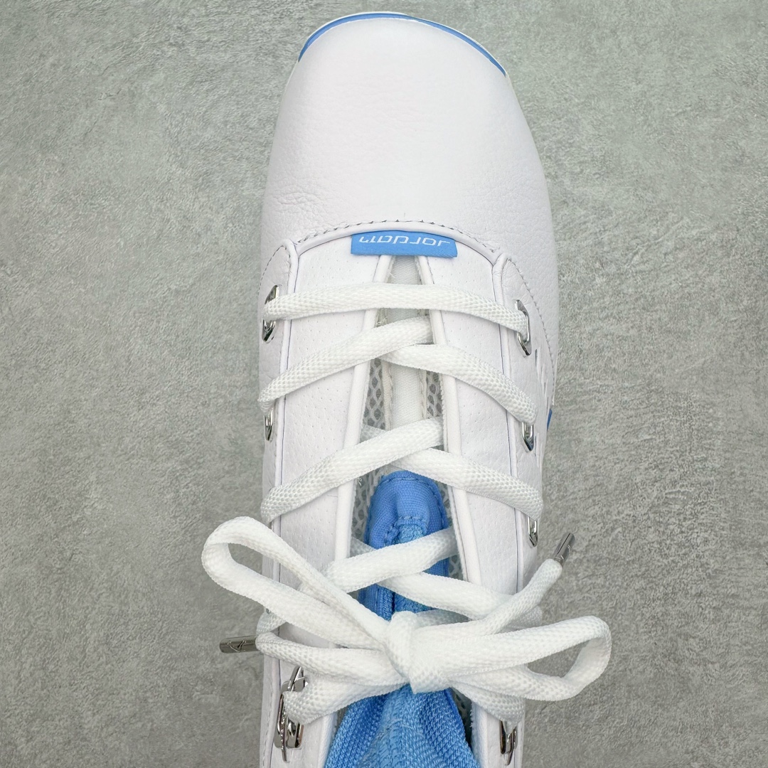 图片[4]-＃纯原 Air Jordan AJ17 Low \\\”UNC\\\” 北卡蓝 FJ0395-140 整体构色方案采用经典的白蓝撞色示人 银色点缀细节 算是当年 Air Jordan 17 Low 中最受欢迎的配色 低帮版本在延续半透明中底框架 以及金属银质感的后跟稳定片外 取消了 AJ17 鞋带锁盖设计 辅以 Dynamic Fit 动态袜套替代 中底缓震方面 前掌扇形 Zoom Air 气垫 + 后掌吹塑气垫 同时中底内嵌大面积碳板 外底纹理类似热力图的分色设计 灵感则来源于帮主痴迷的高尔夫球场地 尺码：41 42 42.5 43 44 44.5 45 46 47.5-选品中心