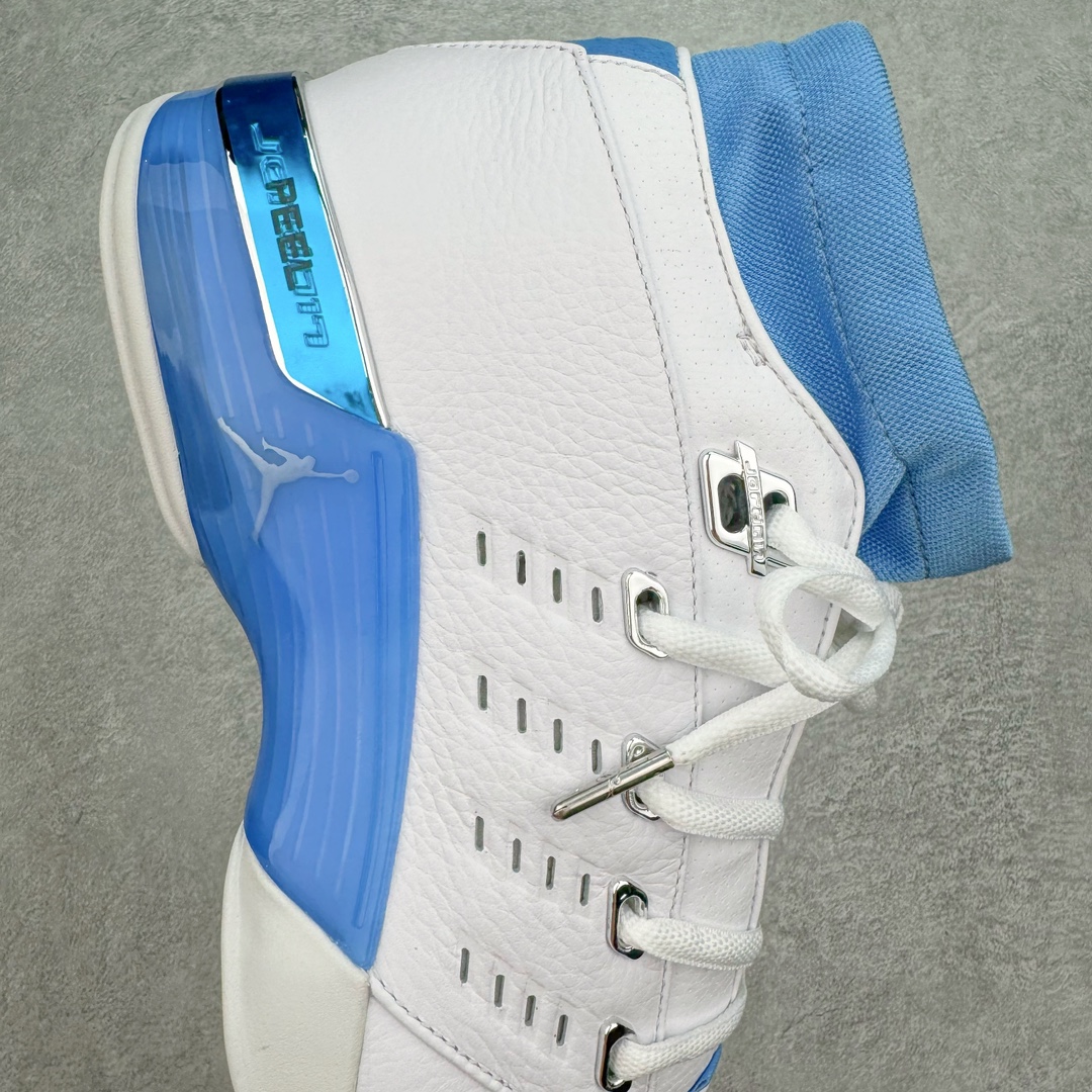 图片[6]-＃纯原 Air Jordan AJ17 Low \\\”UNC\\\” 北卡蓝 FJ0395-140 整体构色方案采用经典的白蓝撞色示人 银色点缀细节 算是当年 Air Jordan 17 Low 中最受欢迎的配色 低帮版本在延续半透明中底框架 以及金属银质感的后跟稳定片外 取消了 AJ17 鞋带锁盖设计 辅以 Dynamic Fit 动态袜套替代 中底缓震方面 前掌扇形 Zoom Air 气垫 + 后掌吹塑气垫 同时中底内嵌大面积碳板 外底纹理类似热力图的分色设计 灵感则来源于帮主痴迷的高尔夫球场地 尺码：41 42 42.5 43 44 44.5 45 46 47.5-选品中心
