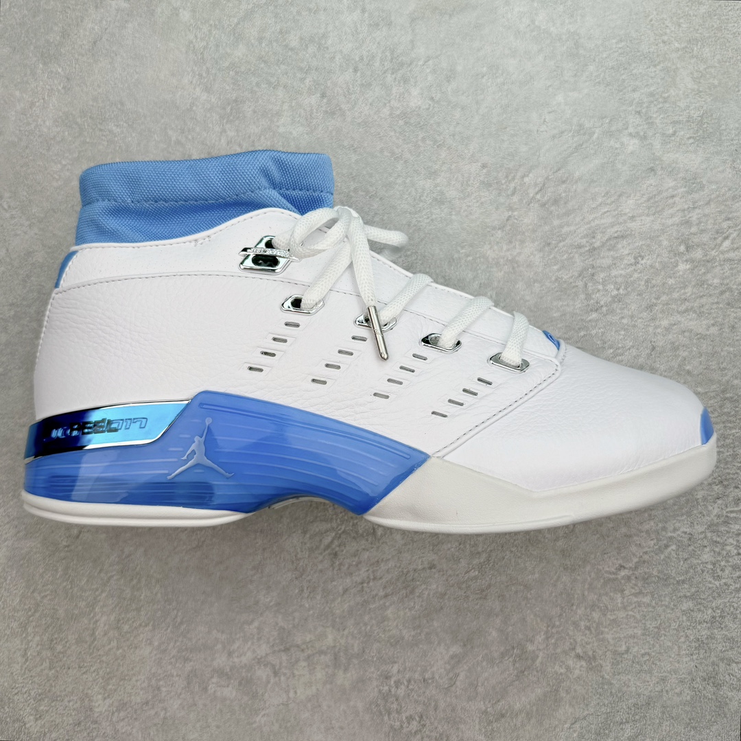 ＃纯原 Air Jordan AJ17 Low \\\”UNC\\\” 北卡蓝 FJ0395-140 整体构色方案采用经典的白蓝撞色示人 银色点缀细节 算是当年 Air Jordan 17 Low 中最受欢迎的配色 低帮版本在延续半透明中底框架 以及金属银质感的后跟稳定片外 取消了 AJ17 鞋带锁盖设计 辅以 Dynamic Fit 动态袜套替代 中底缓震方面 前掌扇形 Zoom Air 气垫 + 后掌吹塑气垫 同时中底内嵌大面积碳板 外底纹理类似热力图的分色设计 灵感则来源于帮主痴迷的高尔夫球场地 尺码：41 42 42.5 43 44 44.5 45 46 47.5-选品中心