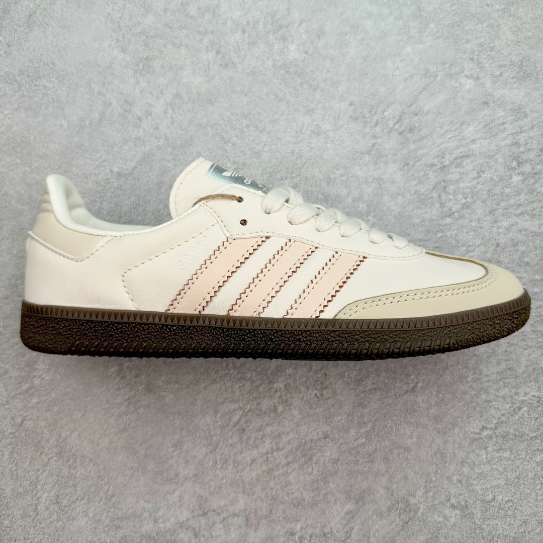 AD Original Samba OG 复古经典轻便板鞋 IH2751 这款桑巴鞋展示了高质量的工艺 带有装饰的超锁缝制和无缝的手感 柔软、柔软的皮革造型和标志性的3条纹完成了精致的外观 正规合身鞋带 鞋面上有绒面鞋垫 橡胶鞋底 享受正畸套筒软感 自50年代首次亮相以来就一直在赢得粉丝的青睐 尺码：36 36.5 37.5 38 38.5 39 40 40.5 41 42 42.5 43 44 44.5 45-选品中心