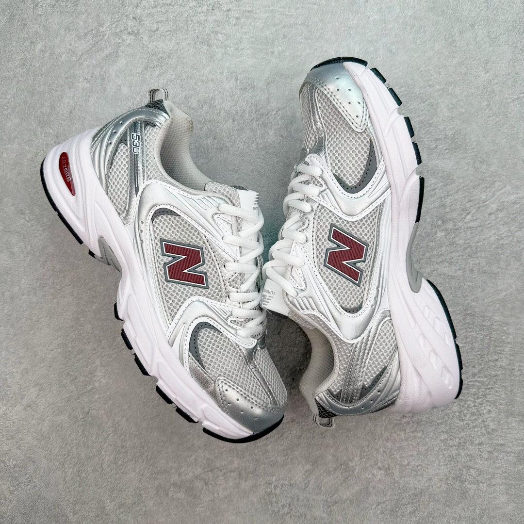 图片[3]-New Balance NB530 新百伦复古透气跑步鞋 抛弃过往以皮革为主的人气轮廓 以极具复古风范的跑鞋外观呈现 设计上全鞋以简约清爽的纯白色作基底 鞋身覆盖大面积织物网眼材质 并于鞋头、鞋带孔眼片等细节处点缀对比鲜明的反光银镀层凸显 鞋舌、侧身等位置则辅以一贯的「N」字标志和品牌徽标彰显身份 最后通过搭载的 ABZORB 缓震中底完善整体造型 尺码：36 37 37.5 38 38.5 39 40 40.5 41 42 42.5 43 44 45-选品中心