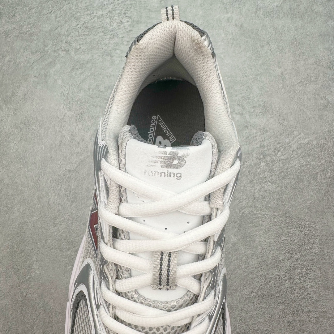 图片[5]-New Balance NB530 新百伦复古透气跑步鞋 抛弃过往以皮革为主的人气轮廓 以极具复古风范的跑鞋外观呈现 设计上全鞋以简约清爽的纯白色作基底 鞋身覆盖大面积织物网眼材质 并于鞋头、鞋带孔眼片等细节处点缀对比鲜明的反光银镀层凸显 鞋舌、侧身等位置则辅以一贯的「N」字标志和品牌徽标彰显身份 最后通过搭载的 ABZORB 缓震中底完善整体造型 尺码：36 37 37.5 38 38.5 39 40 40.5 41 42 42.5 43 44 45-选品中心