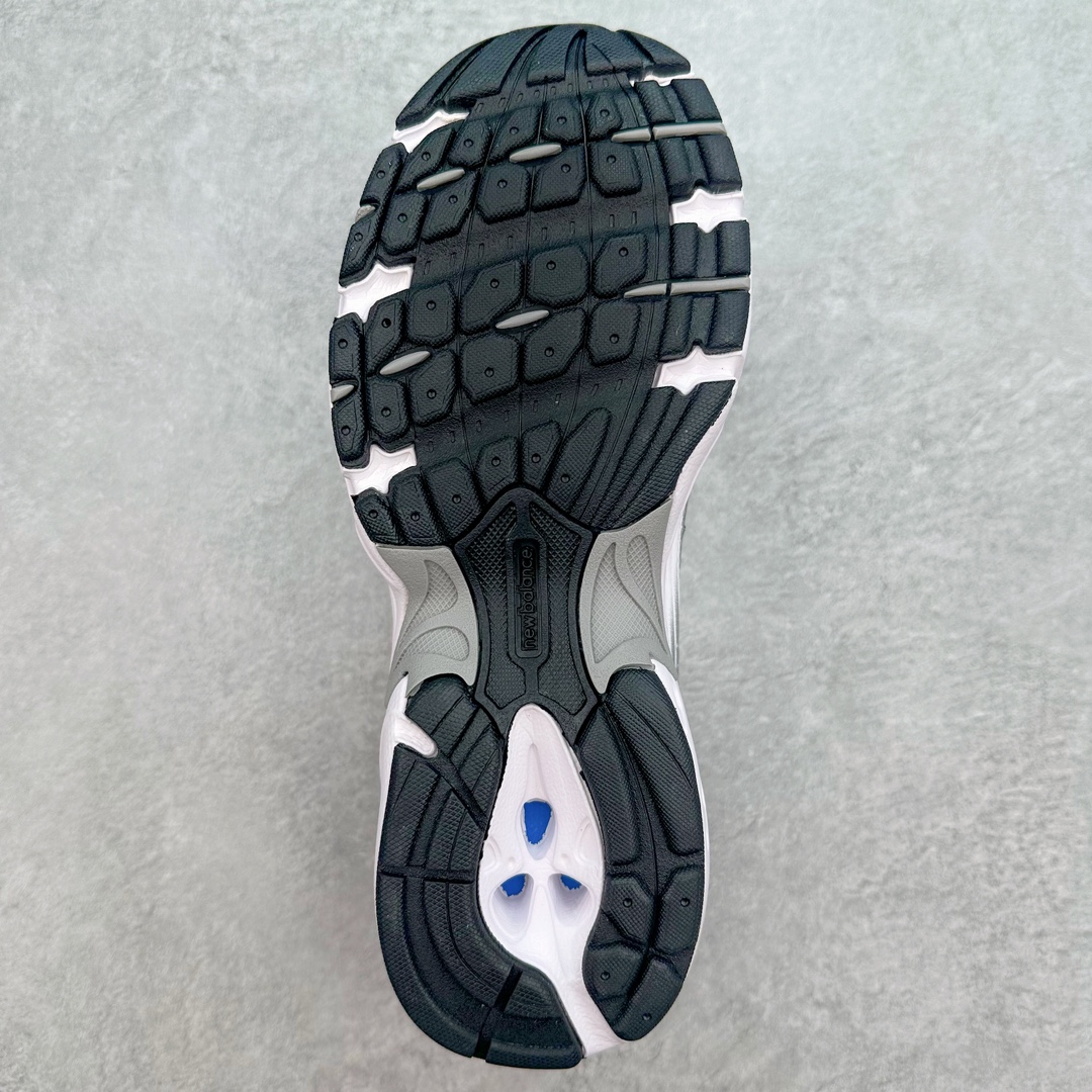 图片[9]-New Balance NB530 新百伦复古透气跑步鞋 抛弃过往以皮革为主的人气轮廓 以极具复古风范的跑鞋外观呈现 设计上全鞋以简约清爽的纯白色作基底 鞋身覆盖大面积织物网眼材质 并于鞋头、鞋带孔眼片等细节处点缀对比鲜明的反光银镀层凸显 鞋舌、侧身等位置则辅以一贯的「N」字标志和品牌徽标彰显身份 最后通过搭载的 ABZORB 缓震中底完善整体造型 尺码：36 37 37.5 38 38.5 39 40 40.5 41 42 42.5 43 44 45-选品中心