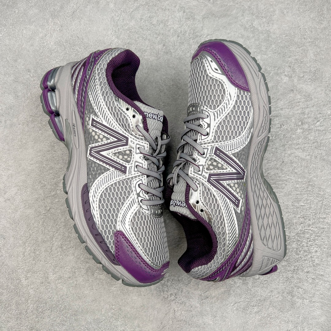 图片[3]-New Balance ML860 NB新百伦系列经典复古老爹风休闲运动慢跑鞋 860 是New Balance 著名的复古跑鞋型号，其heyday 需追溯至90 年代初期。最近，New Balance 回顾历史，以复兴860 为目标，推出这款经典跑鞋的全新升级版860 V2 ，而英国球鞋名所Footpatrol 也为这双新生款型打造一辑特别型录。新版本将N-ergy 与Acteva Lite 技术巧妙融合，其中前者可吸收冲击力，具优越减震性与弹性，而后者则使860 V2 保持轻巧、光滑的外观轮廓。球鞋采用开放式网眼制成，并附带恰到好处的金属饰面，亦为传统运动鞋带去更浓郁的现代气息。860 V2 在具备专业跑步鞋韧性的同时，也拥有围绕生活方式哲学而诞生的时髦感，不仅能够匹配日常风格，还适合用以塑造urban style，各位city boy 不要错过了。尺码：35 36 37 37.5 38 38.5 39.5 40 40.5 41 42 42.5 43 44-选品中心