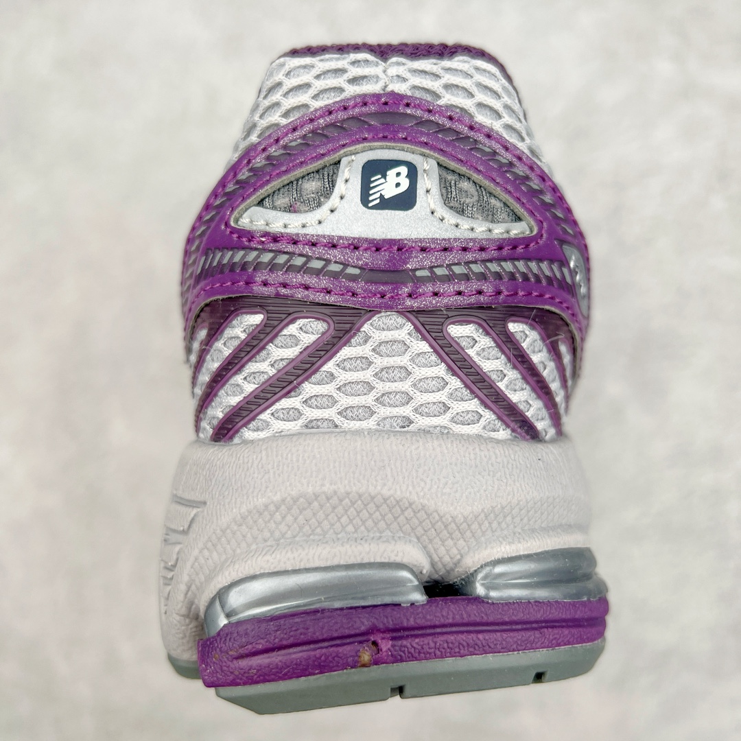 图片[8]-New Balance ML860 NB新百伦系列经典复古老爹风休闲运动慢跑鞋 860 是New Balance 著名的复古跑鞋型号，其heyday 需追溯至90 年代初期。最近，New Balance 回顾历史，以复兴860 为目标，推出这款经典跑鞋的全新升级版860 V2 ，而英国球鞋名所Footpatrol 也为这双新生款型打造一辑特别型录。新版本将N-ergy 与Acteva Lite 技术巧妙融合，其中前者可吸收冲击力，具优越减震性与弹性，而后者则使860 V2 保持轻巧、光滑的外观轮廓。球鞋采用开放式网眼制成，并附带恰到好处的金属饰面，亦为传统运动鞋带去更浓郁的现代气息。860 V2 在具备专业跑步鞋韧性的同时，也拥有围绕生活方式哲学而诞生的时髦感，不仅能够匹配日常风格，还适合用以塑造urban style，各位city boy 不要错过了。尺码：35 36 37 37.5 38 38.5 39.5 40 40.5 41 42 42.5 43 44-选品中心