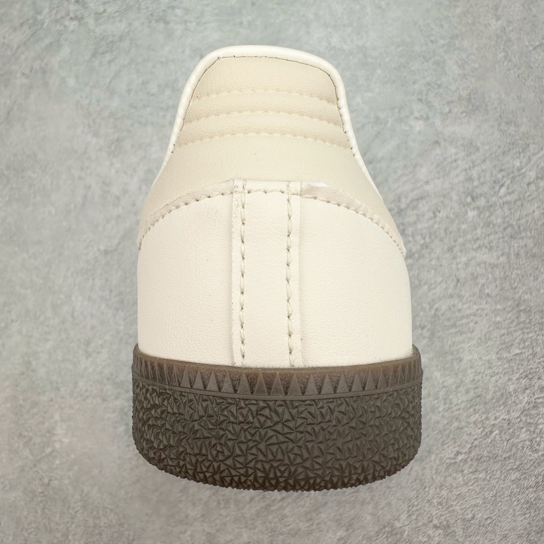 图片[8]-AD Original Samba OG 复古经典轻便板鞋 IH2751 这款桑巴鞋展示了高质量的工艺 带有装饰的超锁缝制和无缝的手感 柔软、柔软的皮革造型和标志性的3条纹完成了精致的外观 正规合身鞋带 鞋面上有绒面鞋垫 橡胶鞋底 享受正畸套筒软感 自50年代首次亮相以来就一直在赢得粉丝的青睐 尺码：36 36.5 37.5 38 38.5 39 40 40.5 41 42 42.5 43 44 44.5 45-选品中心