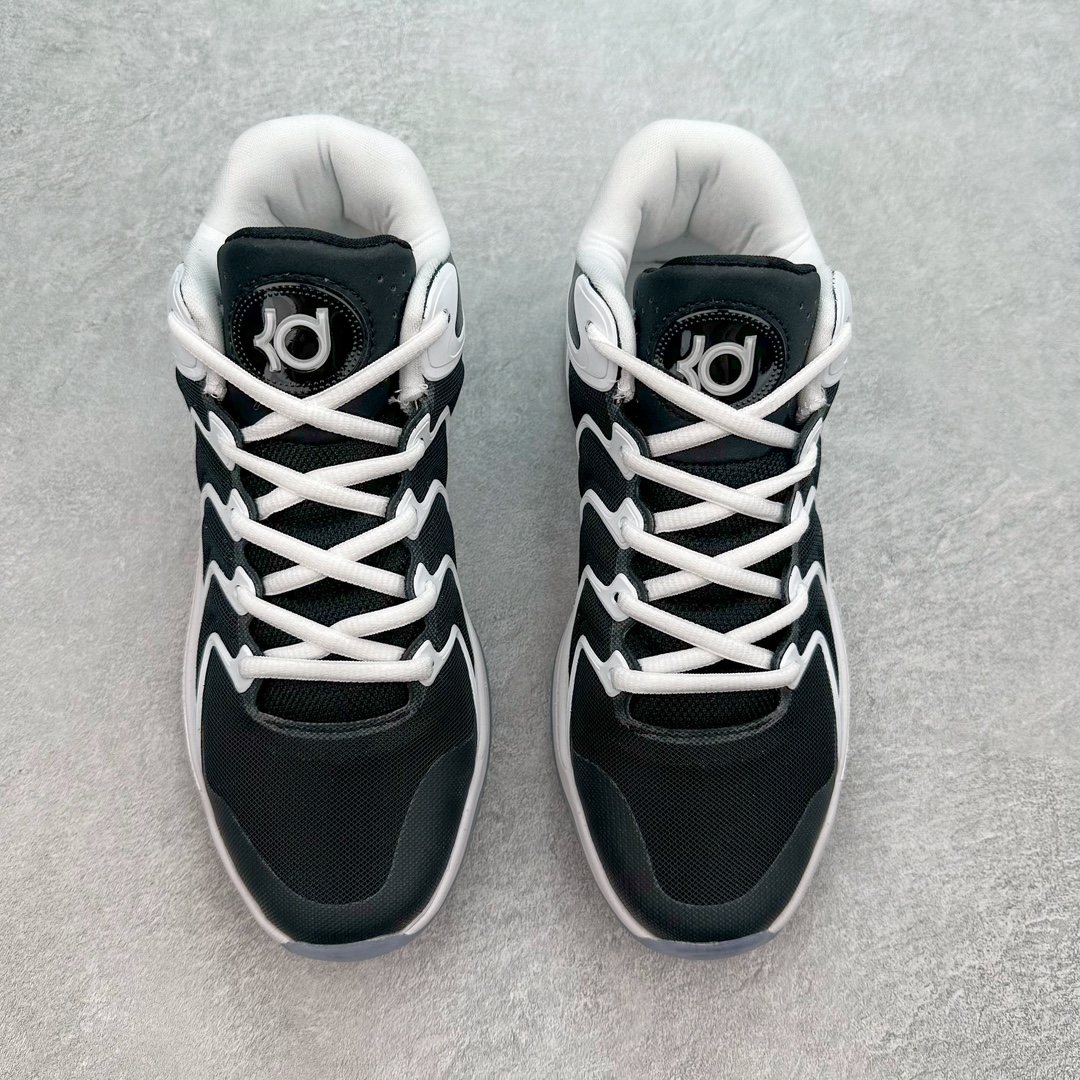 图片[2]-NK KD17 EP 杜兰特十七代签名实战篮球鞋 FJ9487-007 配色灵感来自 Kevin Durant 的心路历程。从初出茅庐、适应环境、夺冠、受伤，再到伤愈复出，这些历程使 KD 变得更加成熟。鞋款上的紫色象征其职涯中所经历过的低潮，最终让他变得更强大。蓝色则是反映的是他的情绪起伏及如何靠着清晰思维，突破一切不好的情绪。出众缓震，舒适体验，鞋底融入 Nike Air 缓震配置，塑就出众缓震效果和舒适脚感，助力凯文·杜兰特在漫长赛季中所向披靡。疾速风范，惊艳表现，前足融入 Zoom Air 缓震配置，在比赛升温之际缔造出色回弹体验，尽显出众凌跃风采。全掌型泡绵出众回弹，营造柔软舒适感受。凹槽设计，畅动自如，鞋底凹槽和凸纹设计，提供多向抓地力和贴地感。足弓下方采用硬质设计，帮助稳固鞋身，助力实现从后跟到鞋头的流畅过渡。舒适契合，鞋面搭配多层网眼布，轻盈舒适。关键区域加固设计，帮助双足保持稳固；别致设计，外底的设计灵感源于手表齿轮，代表了凯文·杜兰特的内在工作及其有条不紊的做事习惯。尺码：40 40.5 41 42 42.5 43 44 44.5 45 46-选品中心