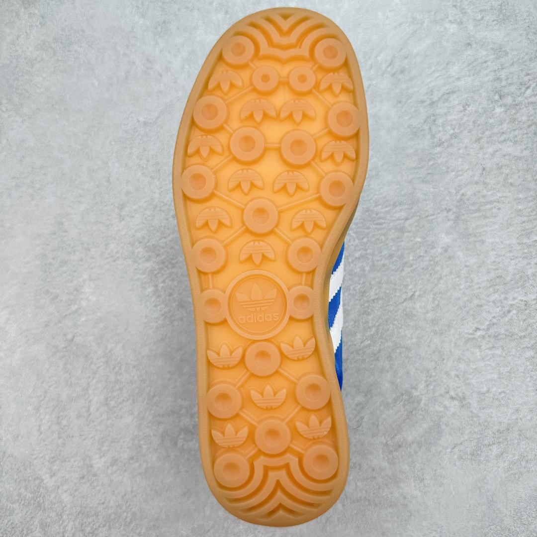 图片[9]-＃MF AD Original Gazelle Indoor Trainers 瞪羚室内鞋系列低帮复古百搭休闲运动德训风板鞋 IF9643 高端零售特供批次 原厂定制长毛翻毛皮组合环保纤维革鞋面材质 内置环保海玻璃鞋垫 外置RB橡胶大底 产品品控稳定性领先行业 原厂全套原楦原纸板冲刀磨具开发 原厂皮料加持 原厂港宝加持定型后跟R度完美 将复古进行到底 简约流畅 三十年不变经典 这款Gazelle运动鞋 无论面料、配色、质感或设计 都只在重现其1991年原款的经典 皮革鞋面 撞色三条纹和鞋跟标的设计 力求呈现90年代的经典复古风潮 Samba火热的同时 也带动了其它的复古鞋型 Gazelle便是其中一只 Gazelle Indoor拥有包边更宽的T字型鞋头 更好的保护运动员的前掌 浓浓的复古氛围感 非常适合现在流行的Cleanfit风格 尺码：35.5 36 36⅔ 37⅓ 38 38⅔ 39⅓ 40 40⅔ 41⅓ 42 42⅔ 43⅓ 44 44⅔ 45-选品中心