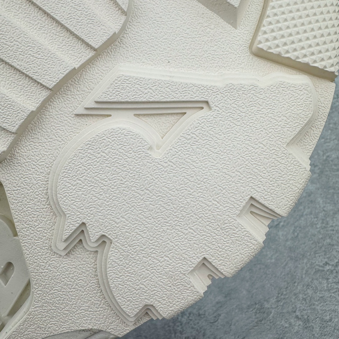 图片[19]-＃PB过验版 MLB Big Ball Chunky 复古印花老爹鞋系列低帮轻量增高厚底百搭休闲运动慢跑鞋 Korea韩国联名NY美国榄球纽约洋基队限定 目前可过轻松秒过各类鉴定 能操作的私聊 韩国代购专供 左脚内置NFC感应 区别市面贴纸假芯片 MLB专用菱形双针中底布 重点细节中底布带注胶孔 原厂NFC感应吊牌 支持鉴定 一个两位数 原盒原标 全套原楦原纸板原厂数据开发 中韩文保养标贴 绿色防霉片 平台代购专供 独家一比一RB+MD组合大底 高频后跟小人Logo精准对位立体饱满 正确网布加超迁鞋面 转印中底走线紧密 转印Logo工艺表层防刮不掉色 尺码：35 36 36.5 37.5 38 38.5 39 40 40.5 41 42 42.5 43 44 44.5 45-选品中心