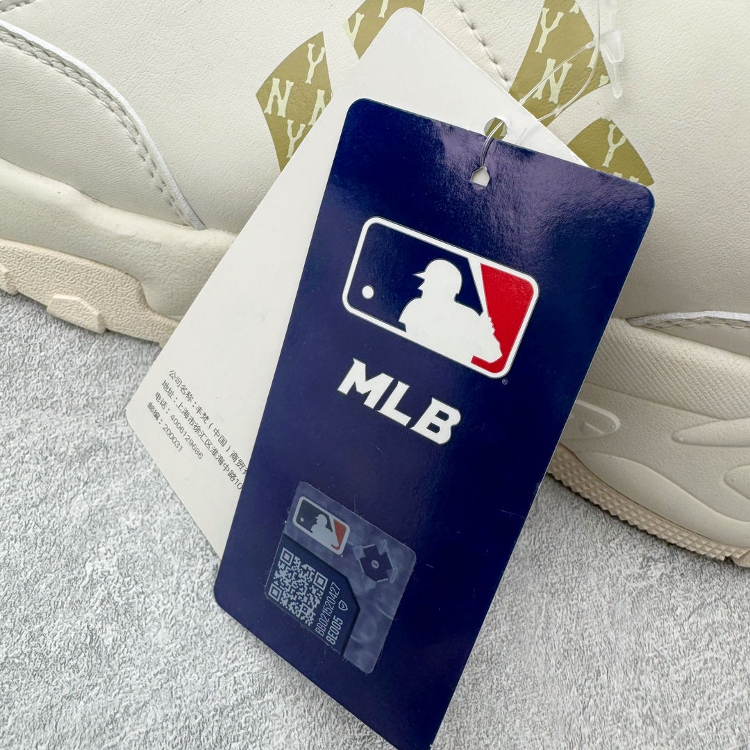 图片[21]-＃PB过验版 MLB Big Ball Chunky 复古印花老爹鞋系列低帮轻量增高厚底百搭休闲运动慢跑鞋 Korea韩国联名NY美国榄球纽约洋基队限定 目前可过轻松秒过各类鉴定 能操作的私聊 韩国代购专供 左脚内置NFC感应 区别市面贴纸假芯片 MLB专用菱形双针中底布 重点细节中底布带注胶孔 原厂NFC感应吊牌 支持鉴定 一个两位数 原盒原标 全套原楦原纸板原厂数据开发 中韩文保养标贴 绿色防霉片 平台代购专供 独家一比一RB+MD组合大底 高频后跟小人Logo精准对位立体饱满 正确网布加超迁鞋面 转印中底走线紧密 转印Logo工艺表层防刮不掉色 尺码：35 36 36.5 37.5 38 38.5 39 40 40.5 41 42 42.5 43 44 44.5 45-选品中心