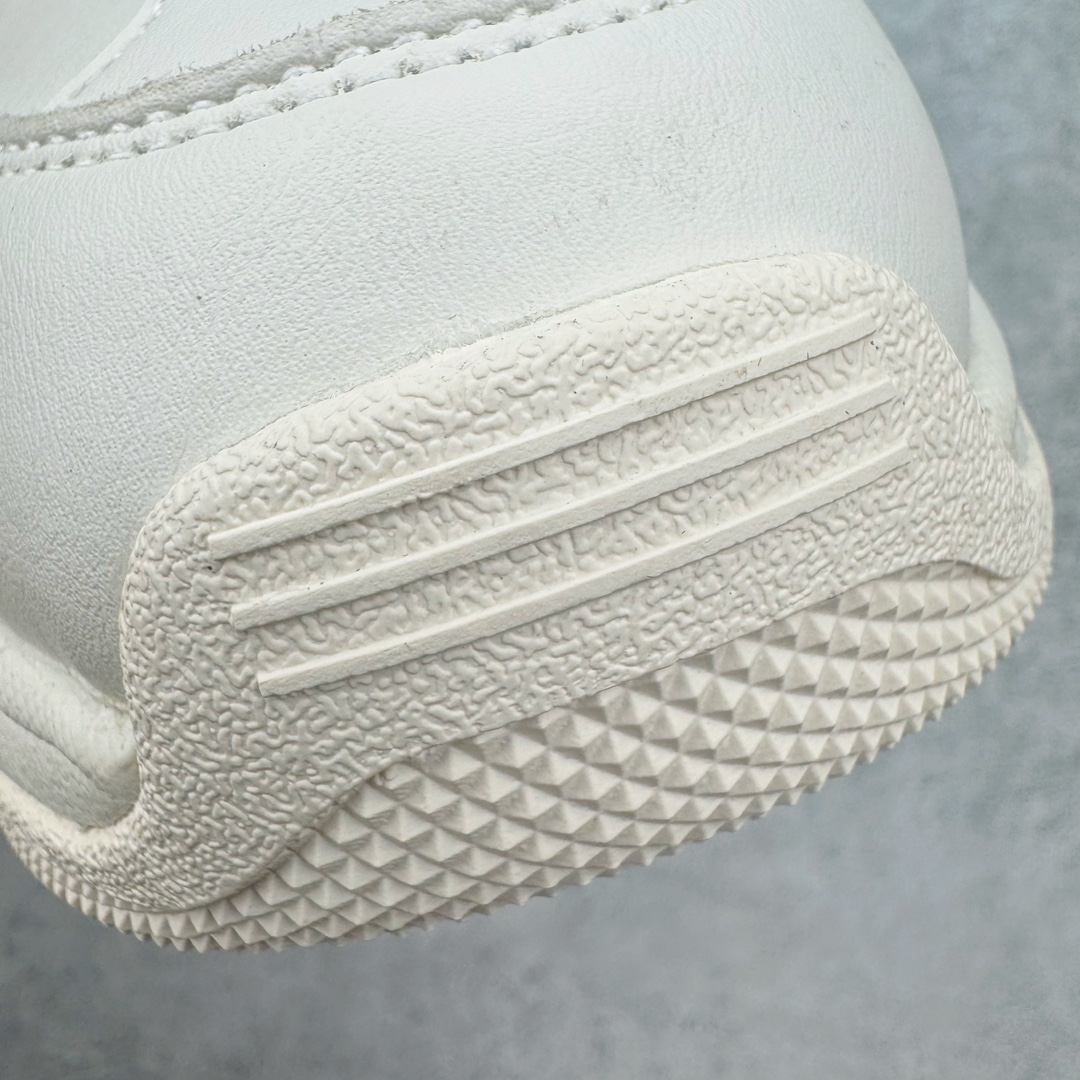 图片[13]-＃PB过验版 MLB Big Ball Chunky 复古印花老爹鞋系列低帮轻量增高厚底百搭休闲运动慢跑鞋 Korea韩国联名NY美国榄球纽约洋基队限定 目前可过轻松秒过各类鉴定 能操作的私聊 韩国代购专供 左脚内置NFC感应 区别市面贴纸假芯片 MLB专用菱形双针中底布 重点细节中底布带注胶孔 原厂NFC感应吊牌 支持鉴定 一个两位数 原盒原标 全套原楦原纸板原厂数据开发 中韩文保养标贴 绿色防霉片 平台代购专供 独家一比一RB+MD组合大底 高频后跟小人Logo精准对位立体饱满 正确网布加超迁鞋面 转印中底走线紧密 转印Logo工艺表层防刮不掉色 尺码：35 36 36.5 37.5 38 38.5 39 40 40.5 41 42 42.5 43 44 44.5 45-选品中心