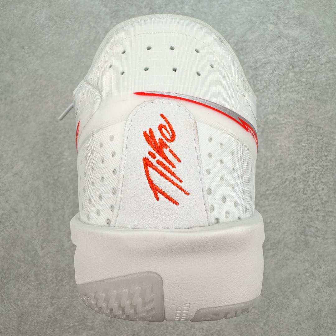 图片[8]-＃灭世/Max Nk Air Zoom G.T.Cut 3 EP 实战系列篮球鞋 DV2918-101 全新GT Cut 3.0 全掌搭载了 ZoomX 泡棉 使得整双鞋在缓震表现上可谓相当优秀 拥有着顶级科技配置的同时 颜值设计也非常可观 整体鞋型仍然保留了前低后高的设计 G.T. Cut 传统的突进极速突破的感觉 鞋头麂皮材质和 NK Flywire 飞线工艺 相对来说包裹感更好了 必备的TPU 支撑片 两侧 Swoosh 的透气孔设计 起到散热透气的作用 鞋舌采用类似跑鞋的半开叉式设计 搭配鞋带既可以提升包裹感 又降低了运动中鞋舌乱跑的可能性 鞋子内里填充相当厚实 避免掉跟 尺码：39 40 40.5 41 42 42.5 43 44 44.5 45 46-选品中心