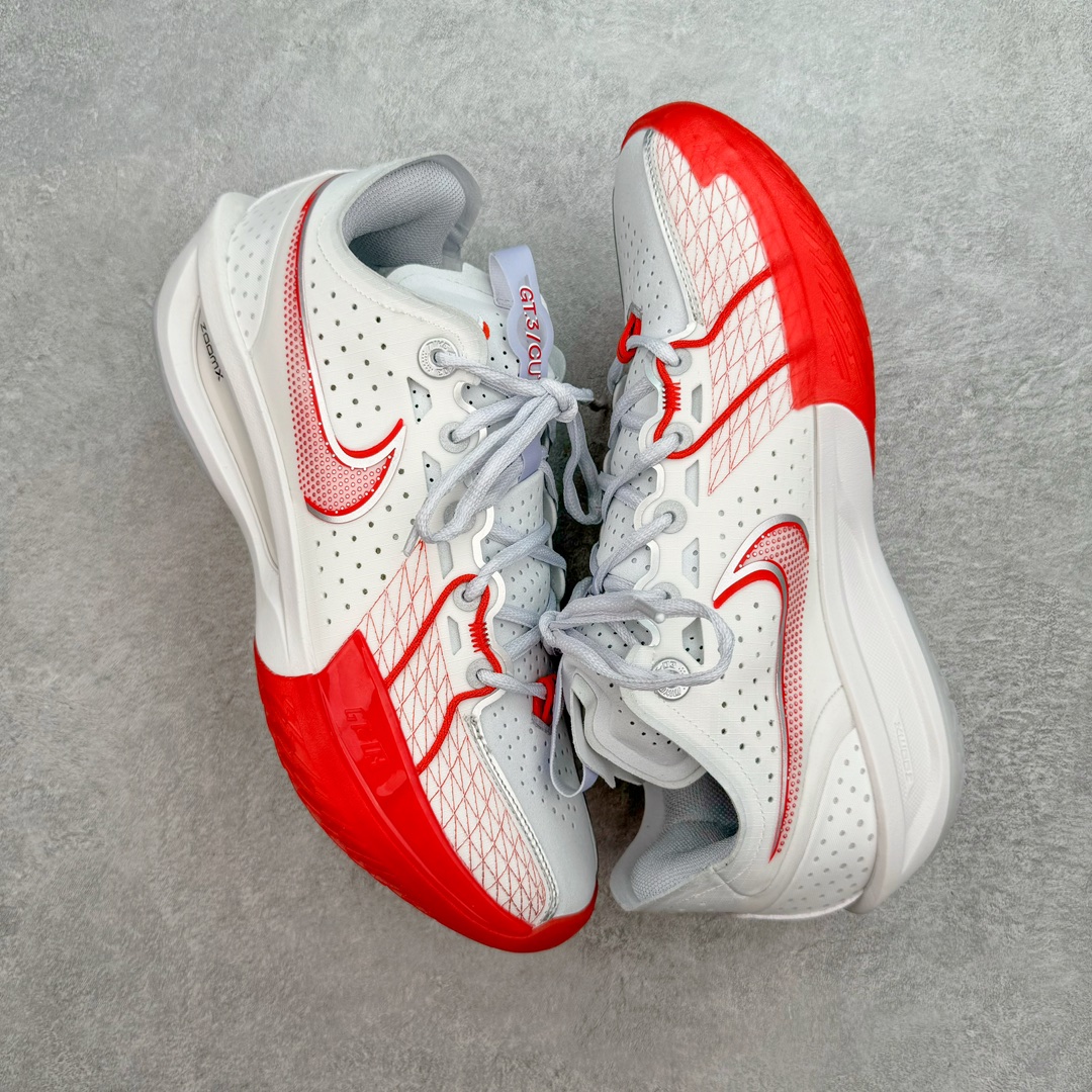 图片[3]-＃灭世/Max Nk Air Zoom G.T.Cut 3 EP 实战系列篮球鞋 DV2918-101 全新GT Cut 3.0 全掌搭载了 ZoomX 泡棉 使得整双鞋在缓震表现上可谓相当优秀 拥有着顶级科技配置的同时 颜值设计也非常可观 整体鞋型仍然保留了前低后高的设计 G.T. Cut 传统的突进极速突破的感觉 鞋头麂皮材质和 NK Flywire 飞线工艺 相对来说包裹感更好了 必备的TPU 支撑片 两侧 Swoosh 的透气孔设计 起到散热透气的作用 鞋舌采用类似跑鞋的半开叉式设计 搭配鞋带既可以提升包裹感 又降低了运动中鞋舌乱跑的可能性 鞋子内里填充相当厚实 避免掉跟 尺码：39 40 40.5 41 42 42.5 43 44 44.5 45 46-选品中心