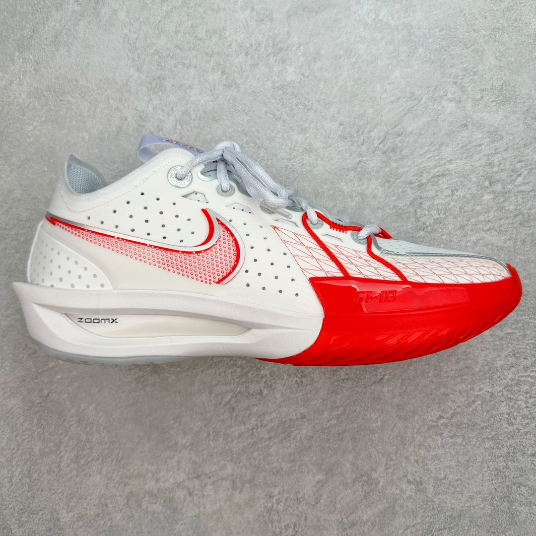 ＃灭世/Max Nk Air Zoom G.T.Cut 3 EP 实战系列篮球鞋 DV2918-101 全新GT Cut 3.0 全掌搭载了 ZoomX 泡棉 使得整双鞋在缓震表现上可谓相当优秀 拥有着顶级科技配置的同时 颜值设计也非常可观 整体鞋型仍然保留了前低后高的设计 G.T. Cut 传统的突进极速突破的感觉 鞋头麂皮材质和 NK Flywire 飞线工艺 相对来说包裹感更好了 必备的TPU 支撑片 两侧 Swoosh 的透气孔设计 起到散热透气的作用 鞋舌采用类似跑鞋的半开叉式设计 搭配鞋带既可以提升包裹感 又降低了运动中鞋舌乱跑的可能性 鞋子内里填充相当厚实 避免掉跟 尺码：39 40 40.5 41 42 42.5 43 44 44.5 45 46-选品中心