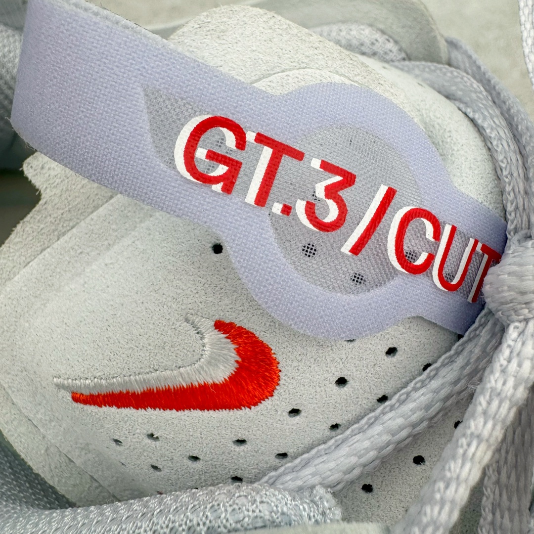 图片[12]-＃灭世/Max Nk Air Zoom G.T.Cut 3 EP 实战系列篮球鞋 DV2918-101 全新GT Cut 3.0 全掌搭载了 ZoomX 泡棉 使得整双鞋在缓震表现上可谓相当优秀 拥有着顶级科技配置的同时 颜值设计也非常可观 整体鞋型仍然保留了前低后高的设计 G.T. Cut 传统的突进极速突破的感觉 鞋头麂皮材质和 NK Flywire 飞线工艺 相对来说包裹感更好了 必备的TPU 支撑片 两侧 Swoosh 的透气孔设计 起到散热透气的作用 鞋舌采用类似跑鞋的半开叉式设计 搭配鞋带既可以提升包裹感 又降低了运动中鞋舌乱跑的可能性 鞋子内里填充相当厚实 避免掉跟 尺码：39 40 40.5 41 42 42.5 43 44 44.5 45 46-选品中心