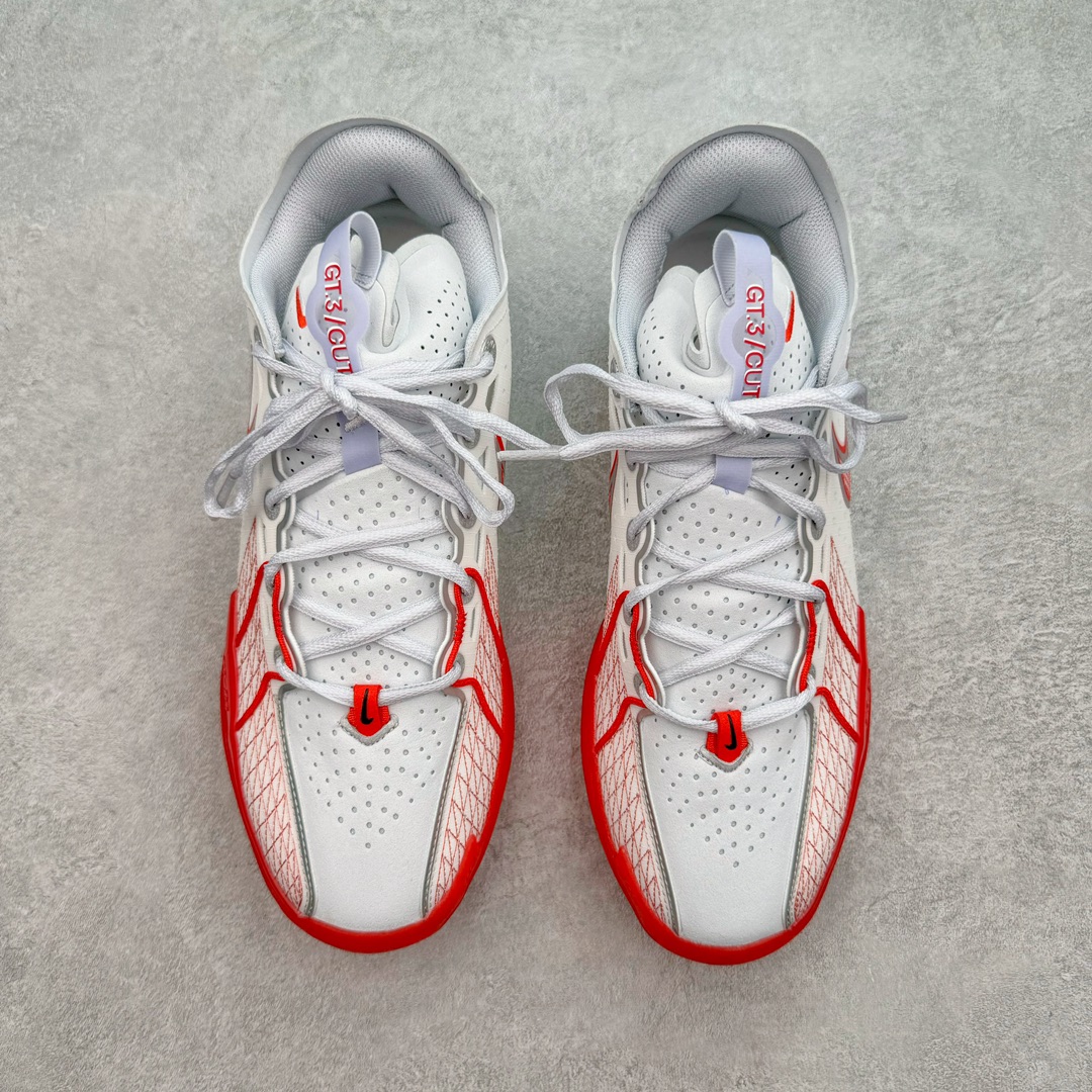 图片[2]-＃灭世/Max Nk Air Zoom G.T.Cut 3 EP 实战系列篮球鞋 DV2918-101 全新GT Cut 3.0 全掌搭载了 ZoomX 泡棉 使得整双鞋在缓震表现上可谓相当优秀 拥有着顶级科技配置的同时 颜值设计也非常可观 整体鞋型仍然保留了前低后高的设计 G.T. Cut 传统的突进极速突破的感觉 鞋头麂皮材质和 NK Flywire 飞线工艺 相对来说包裹感更好了 必备的TPU 支撑片 两侧 Swoosh 的透气孔设计 起到散热透气的作用 鞋舌采用类似跑鞋的半开叉式设计 搭配鞋带既可以提升包裹感 又降低了运动中鞋舌乱跑的可能性 鞋子内里填充相当厚实 避免掉跟 尺码：39 40 40.5 41 42 42.5 43 44 44.5 45 46-选品中心