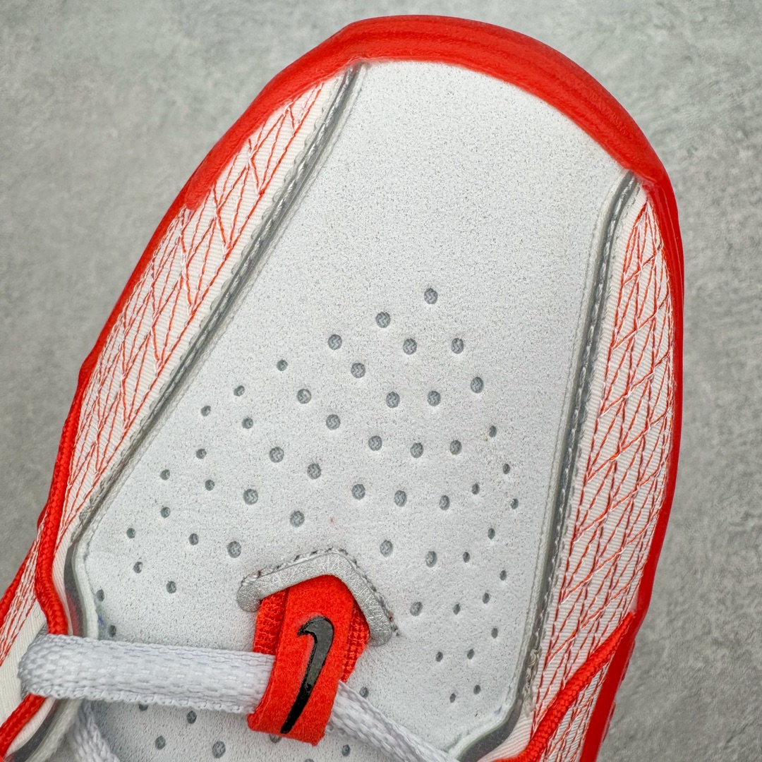 图片[13]-＃灭世/Max Nk Air Zoom G.T.Cut 3 EP 实战系列篮球鞋 DV2918-101 全新GT Cut 3.0 全掌搭载了 ZoomX 泡棉 使得整双鞋在缓震表现上可谓相当优秀 拥有着顶级科技配置的同时 颜值设计也非常可观 整体鞋型仍然保留了前低后高的设计 G.T. Cut 传统的突进极速突破的感觉 鞋头麂皮材质和 NK Flywire 飞线工艺 相对来说包裹感更好了 必备的TPU 支撑片 两侧 Swoosh 的透气孔设计 起到散热透气的作用 鞋舌采用类似跑鞋的半开叉式设计 搭配鞋带既可以提升包裹感 又降低了运动中鞋舌乱跑的可能性 鞋子内里填充相当厚实 避免掉跟 尺码：39 40 40.5 41 42 42.5 43 44 44.5 45 46-选品中心