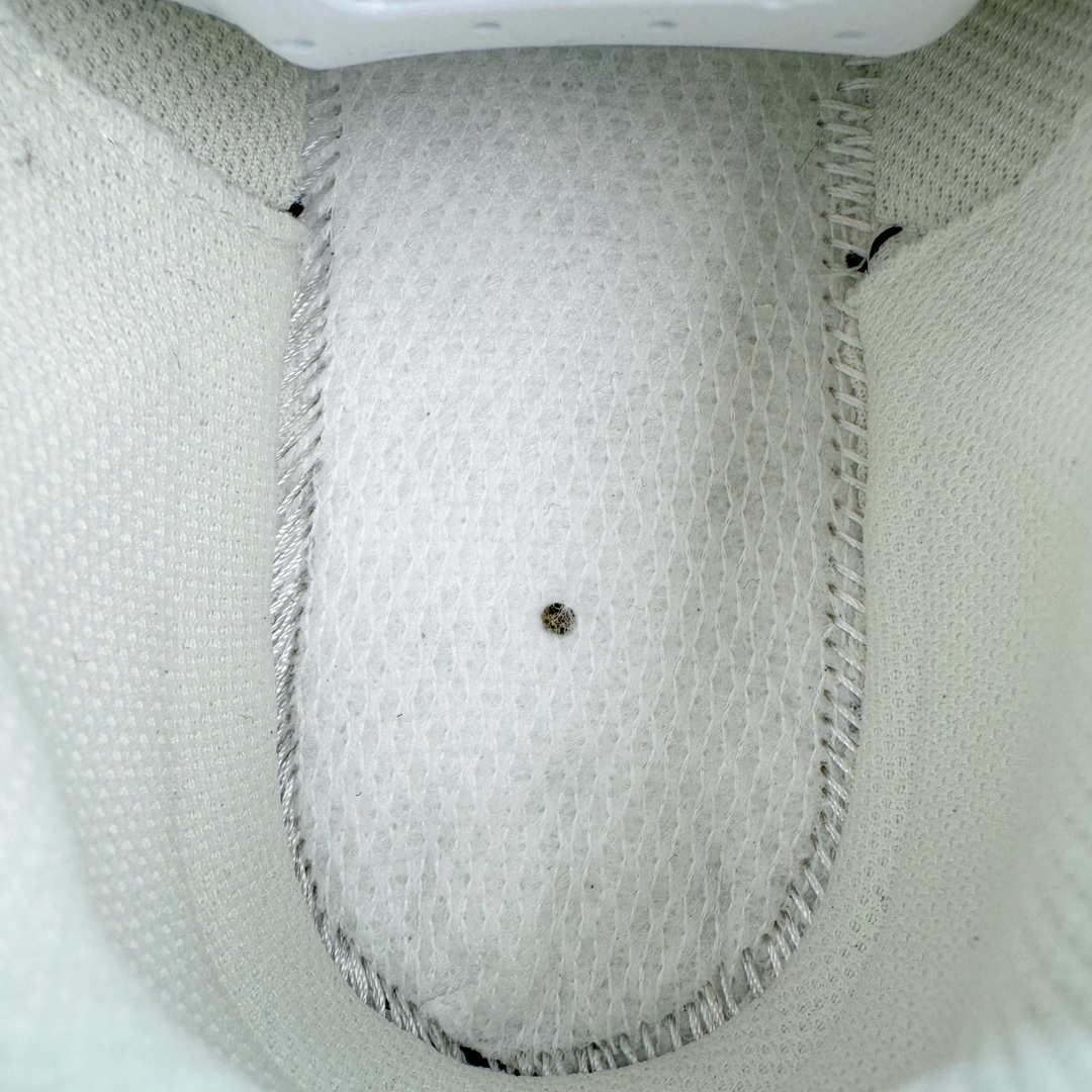 图片[10]-＃PB过验版 MLB Chunky Liner Basic 复古印花学长鞋系列低帮轻量增高厚底百搭休闲运动慢跑鞋板鞋 Korea韩国联名NY美国榄球纽约洋基队限定 目前可过轻松秒过各类鉴定 能操作的私聊 韩国代购专供 左脚内置NFC感应 区别市面贴纸假芯片 MLB专用菱形双针中底布 重点细节中底布带注胶孔 原厂NFC感应吊牌 支持鉴定 一个两位数 原盒原标 全套原楦原纸板原厂数据开发 中韩文保养标贴 绿色防霉片 平台代购专供 独家一比一RB+MD组合大底 高频后跟小人Logo精准对位立体饱满 正确网布加超迁鞋面 转印中底走线紧密 转印Logo工艺表层防刮不掉色 尺码：35 36 36.5 37.5 38 38.5 39 40 40.5 41 42 42.5 43 44 44.5 45-选品中心