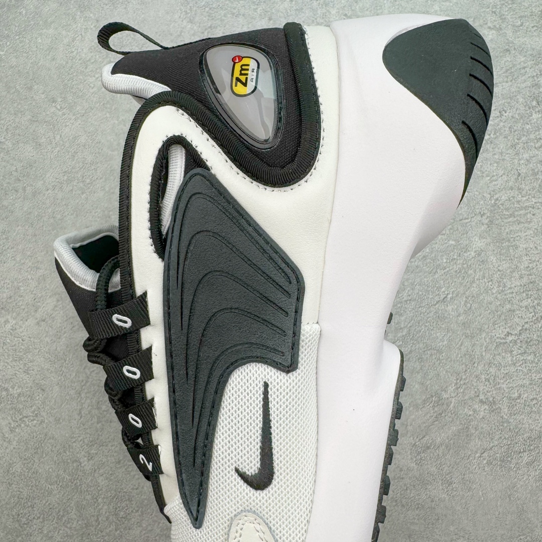 图片[7]-＃HP纯原福利 NK Zoom 2K 网面厚底拼接复古老爹鞋包子运动跑鞋 灵感来自于90年代球鞋的外观设计 特别是NK著名的Alpha Project系列 通体以拼色配色为主 既保证了视觉的冲击感 叉兼顾易于搭配的属性 最大亮点在于鞋面中央处类似“回旋镖”的橡胶装饰 提供良好包裹的同时 颇具复古气息 中底搭载Zoom Air缓震科技 提供舒适的穿着体验 细节之处 鞋带环上Zoom字样加持 尺码：35.5 36 36.5 37.5 38 38.5 39 40 40.5 41 42 42.5 43 44 44.5 45-选品中心