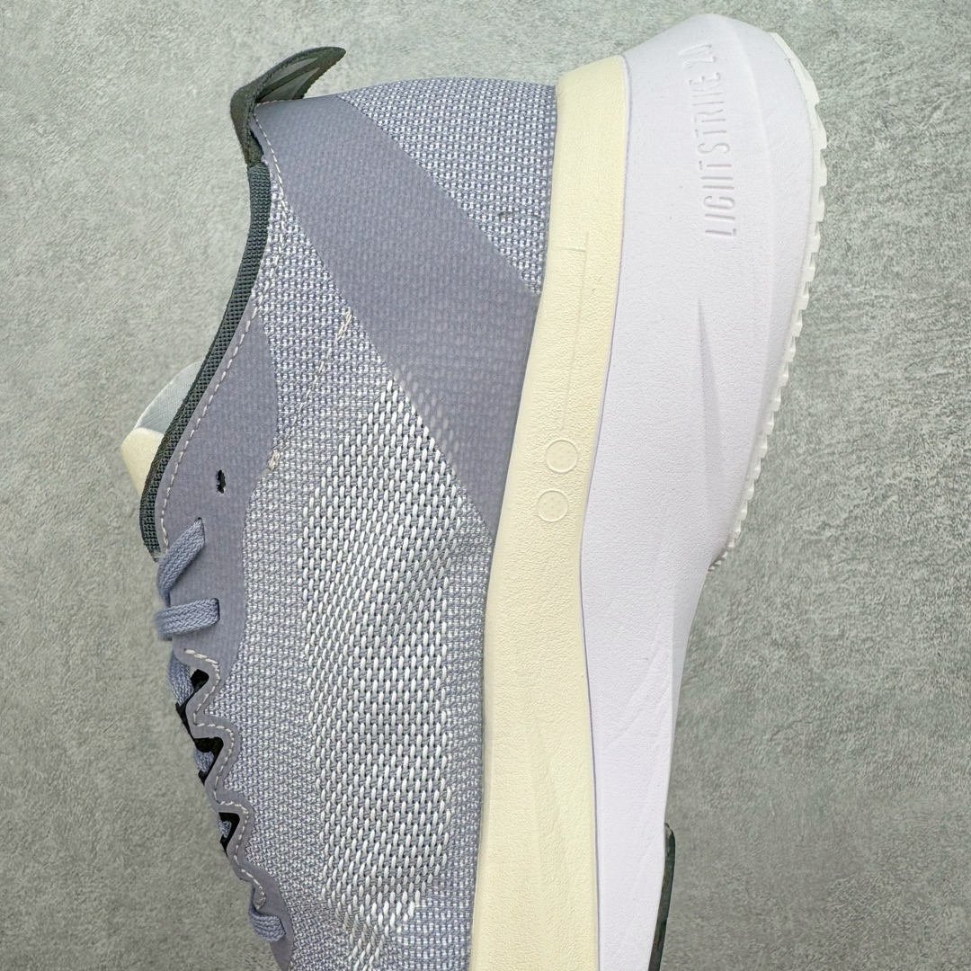 图片[7]-AD Adizero Boston 12 波士顿夏季透气网眼竞速跑鞋 延续爪型玻璃纤维推进系统 进化为全掌式的ENERGY RODS 2.0 从脚跟到脚趾的一体成形设计 强化整体推进力 提升速度表现 升级透气鞋面更具支撑性 利用ENGINEERED MESH技术进行不同密度织纹 强化支撑性 更使用50%以上的回收材料製成 减低塑料浪费 此外变薄的鞋舌为前掌提供更多空间 提供跑者更好的穿着感受 马牌轮胎大底耐磨性佳 大底全掌采用耐磨的Continental马牌轮胎大底 在各种环境下保有良好抓地力 尺码：36 36.5 37 38 38.5 39 40 40.5 41 42 42.5 43 44 44.5 45-选品中心