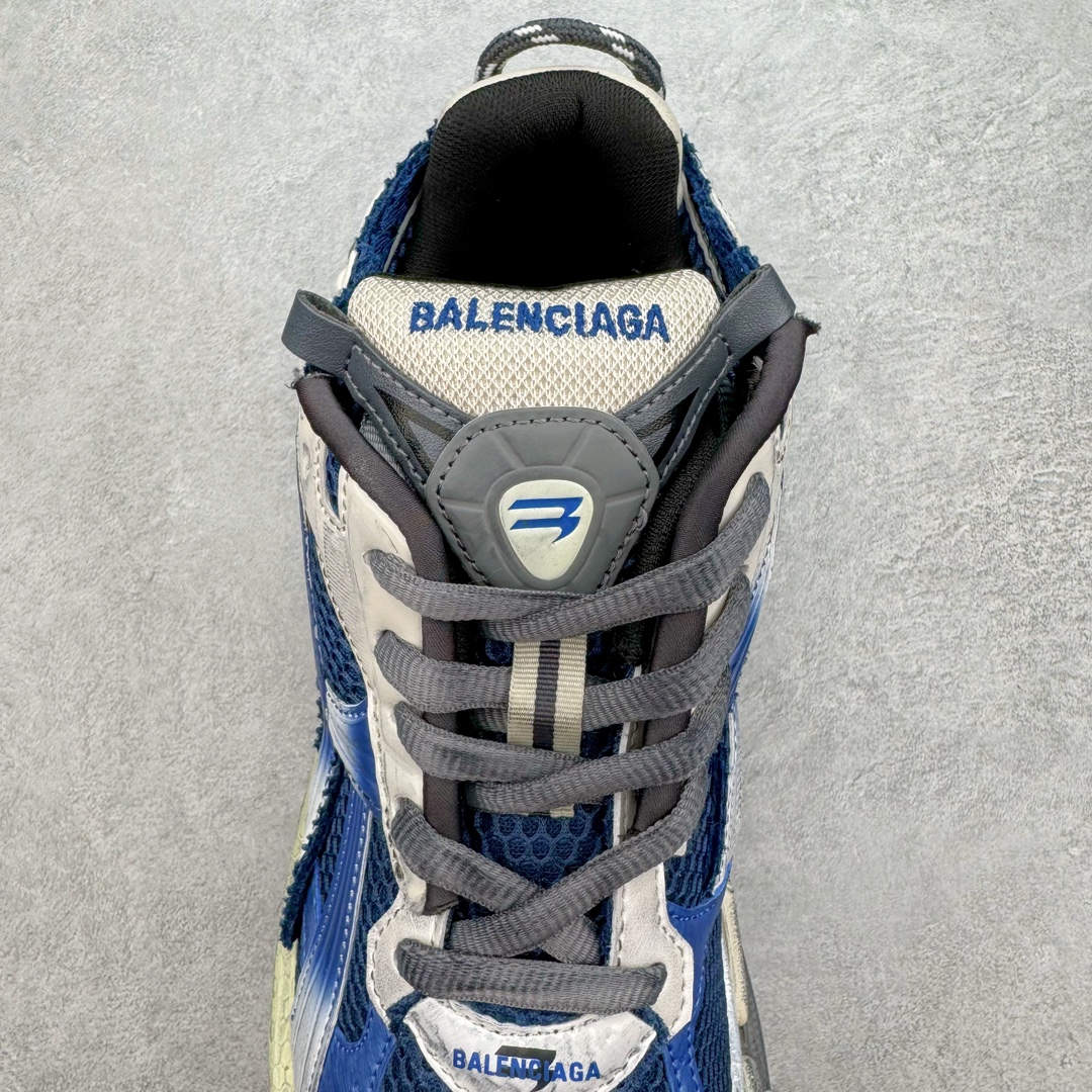 图片[5]-＃VG零售版 BALENCIAGA Runner Sneaker 巴黎世家七代慢跑系列低帮复古野跑潮流运动鞋老爹鞋 尼龙和网布材质 磨损效果 鞋头边缘印有尺码 背面浮印尺码 外侧印有跑者徽标 鞋舌刺绣 Balenciaga 品牌标识 鞋跟背面 Balenciaga品牌标识 材质采用65%聚氨酯、35%聚酯纤维 全新 Runner 鞋型轮廓借鉴于 2000 年初的复古线条 搭载大网眼面料制成鞋面基础，由粉色、白色尼龍与橡胶质地覆盖鞋面诠释线条感 当中透过几道手缝线与折损痕更是精准的掌握历经时间淬炼的破旧痕迹 延续其手法至鞋领、鞋跟、鞋带、中底等部分均饰有破损及脏污之貌 尤其是鞋领处与鞋带孔眼条更是采用不规则做旧技术将内容物泡棉随机露出 尺码：35 36 37 38 39 40 41 42 43 44 45 46-选品中心