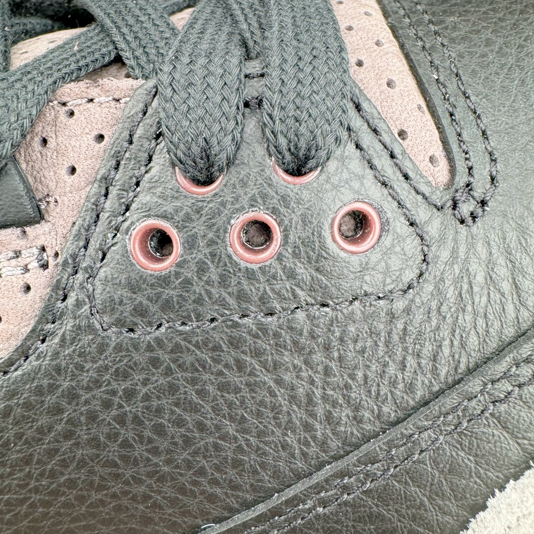图片[10]-＃QD纯原 A Ma Maniere x Air Jordan AJ3 \\\”Black\\\” AMM联名黑紫 货号：FZ4811-001 圈内最强三代系列 匠心打造 开发时长超过半年 目前可过各类鉴定或无法鉴定 裸鞋随便操作 全套原纸板楦头开发 原厂大底磨具加持立体防滑纹理 原装可视Air Sole气垫 原汁原味最完美的三代版型 唯一正确鞋头趴度弧度高度鞋身腰线 原厂TPU彩虹扎染后跟饰片 正确内里反口里网布 皮料菱角分明不变形无多余毛边 广东原厂zp同批次手工大底描漆拉丝 市场唯一原厂鞋扣模具 原厂织唛标 原厂飞人电绣工艺 尾指中部跳三针 独家绑鞋带手法 印刷中底布 四线拉帮 米色美纹纸贴合固定 进口港宝加持 后跟自然饱满 全鞋荧光划线卡点 追求极致完美 每一双都是工艺品 多重QC质检 超越公司货的品控标准 实实在在的免检产品 尺码：40.5 41 42 42.5 43 44 44.5 45 45.5 46 47.5 48.5-选品中心