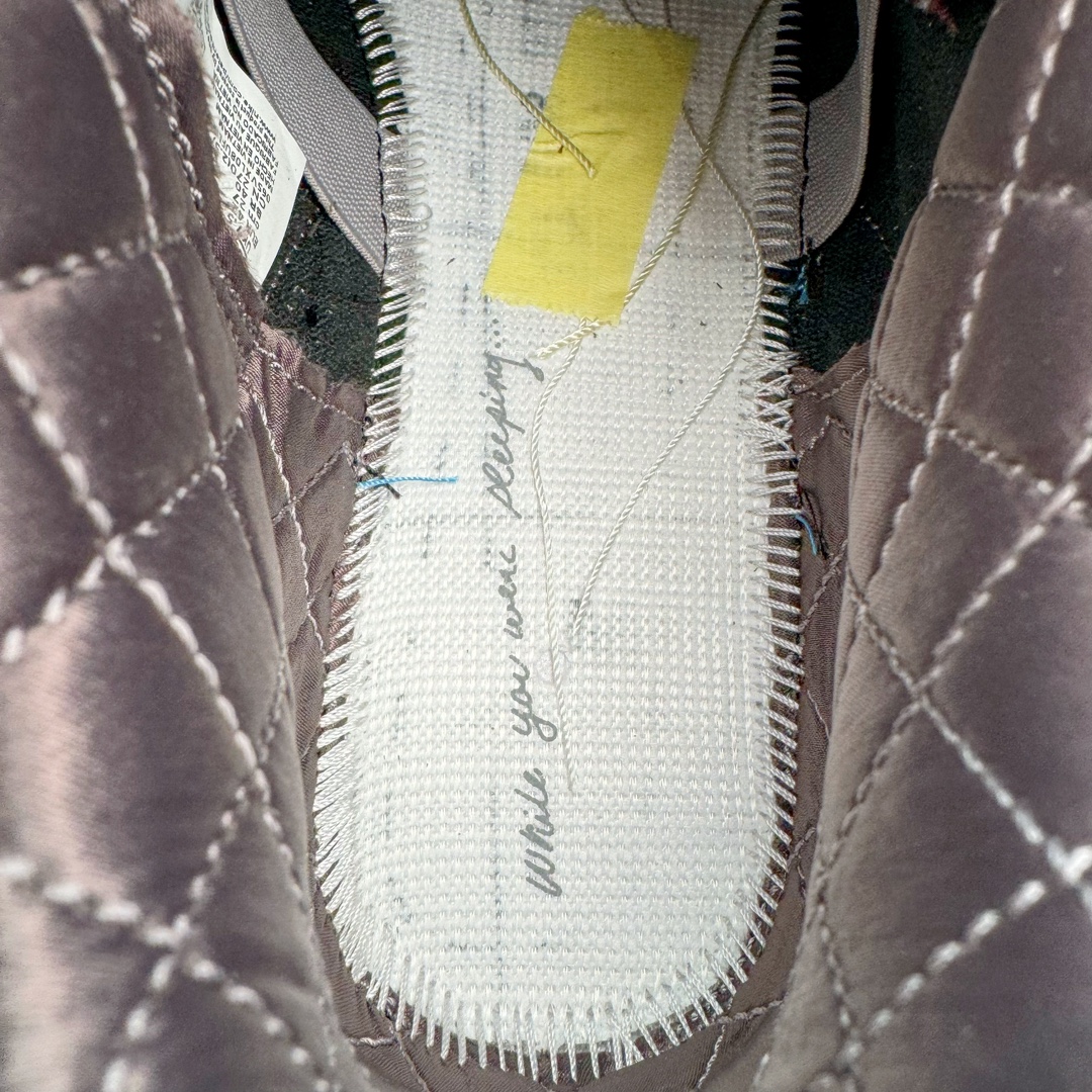 图片[21]-＃QD纯原 A Ma Maniere x Air Jordan AJ3 \\\”Black\\\” AMM联名黑紫 货号：FZ4811-001 圈内最强三代系列 匠心打造 开发时长超过半年 目前可过各类鉴定或无法鉴定 裸鞋随便操作 全套原纸板楦头开发 原厂大底磨具加持立体防滑纹理 原装可视Air Sole气垫 原汁原味最完美的三代版型 唯一正确鞋头趴度弧度高度鞋身腰线 原厂TPU彩虹扎染后跟饰片 正确内里反口里网布 皮料菱角分明不变形无多余毛边 广东原厂zp同批次手工大底描漆拉丝 市场唯一原厂鞋扣模具 原厂织唛标 原厂飞人电绣工艺 尾指中部跳三针 独家绑鞋带手法 印刷中底布 四线拉帮 米色美纹纸贴合固定 进口港宝加持 后跟自然饱满 全鞋荧光划线卡点 追求极致完美 每一双都是工艺品 多重QC质检 超越公司货的品控标准 实实在在的免检产品 尺码：40.5 41 42 42.5 43 44 44.5 45 45.5 46 47.5 48.5-选品中心