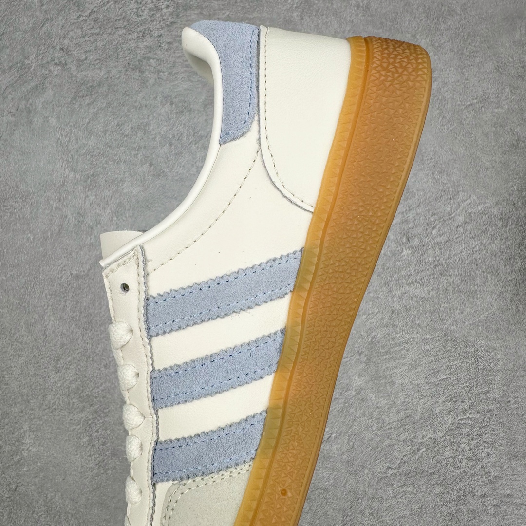 图片[5]-AD Originals Handball SPZL 手球运动员系列百搭休闲运动板鞋 IE3710 这款来自阿迪达斯的这款HANDBALL SPZL前身是一双手球运动鞋，这一次拿来复刻，所以鞋面的主要色彩选用了黑色， 鞋面外侧除了Spezial字母之外还有三叶草标志。Handball SPZL作为复古手球训练鞋与作为室内足球鞋的Samba有着异曲同工之处，但是质感更为出众的鞋身以及丰富的配色选择比起Samba来讲可以说是更胜一筹了！尺码：36 36⅔ 37⅓ 38 38⅔ 39⅓ 40 40⅔ 41⅓ 42 42⅔ 43⅓ 44 45-选品中心