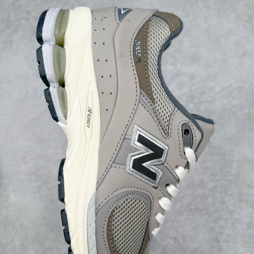 图片[6]-New Balance 2002R NB2002 男女休闲慢跑鞋 必备的时髦单品之一 最新出的2002R系列 这款延续了经典科技 升级版N-ERGY缓震物料机能与材质上脚太舒适了 鞋面的柔软麂皮搭配尼龙网布 特别透气而且还复古感 不管是搭配牛仔裤还工装裤都是百搭！小红书众多博主上脚推荐！尺码：36 36.5 37.5 38 38.5 39.5 40 40.5 41 42 42.5 43 44 45-选品中心