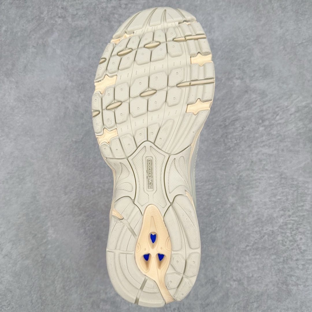 图片[9]-New Balance NB530 新百伦复古透气跑步鞋 抛弃过往以皮革为主的人气轮廓 以极具复古风范的跑鞋外观呈现 设计上全鞋以简约清爽的纯白色作基底 鞋身覆盖大面积织物网眼材质 并于鞋头、鞋带孔眼片等细节处点缀对比鲜明的反光银镀层凸显 鞋舌、侧身等位置则辅以一贯的「N」字标志和品牌徽标彰显身份 最后通过搭载的 ABZORB 缓震中底完善整体造型 尺码：36 37 37.5 38 38.5 39 40 40.5 41 42 42.5 43 44 45-选品中心