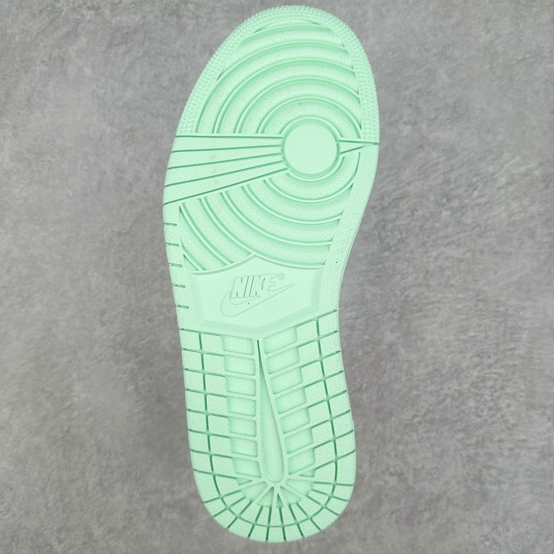 图片[9]-＃福利特价 Air Jordan AJ1 Low 低帮系列 原装楦头纸板开发 完美鞋型 超高清洁度 鞋型不臃肿别扭 原厂内置全掌气垫 A模大底 鞋舌AJ原厂专用牛津布 AJ专用反口珍珠布 原厂无杂质高弹内里海棉 特殊封边弹力鞋带 原鞋开模 拒绝公底 购置公司同步原材料 都有细节原汁原味 忠于原版 尺码：36 36.5 37.5 38 38.5 39 40 40.5 41 42 42.5 43 44 44.5 45-选品中心