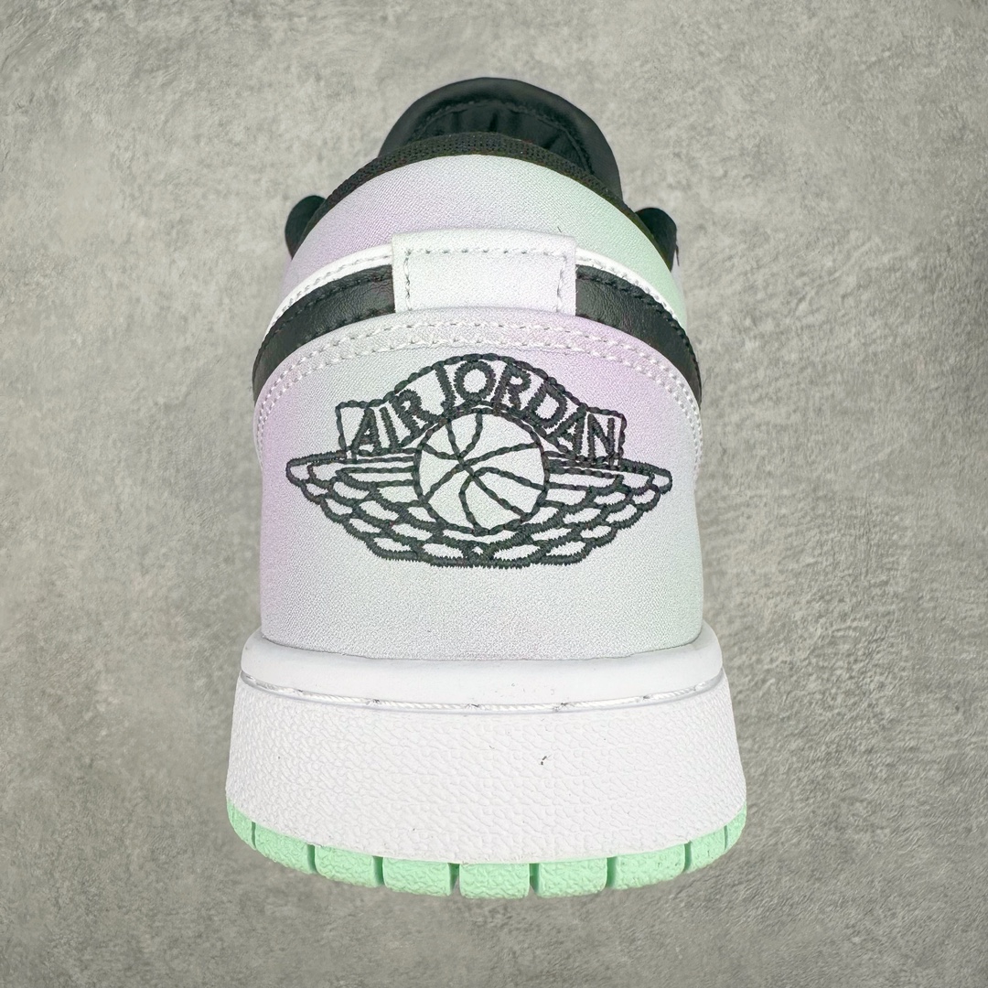 图片[8]-＃福利特价 Air Jordan AJ1 Low 低帮系列 原装楦头纸板开发 完美鞋型 超高清洁度 鞋型不臃肿别扭 原厂内置全掌气垫 A模大底 鞋舌AJ原厂专用牛津布 AJ专用反口珍珠布 原厂无杂质高弹内里海棉 特殊封边弹力鞋带 原鞋开模 拒绝公底 购置公司同步原材料 都有细节原汁原味 忠于原版 尺码：36 36.5 37.5 38 38.5 39 40 40.5 41 42 42.5 43 44 44.5 45-选品中心