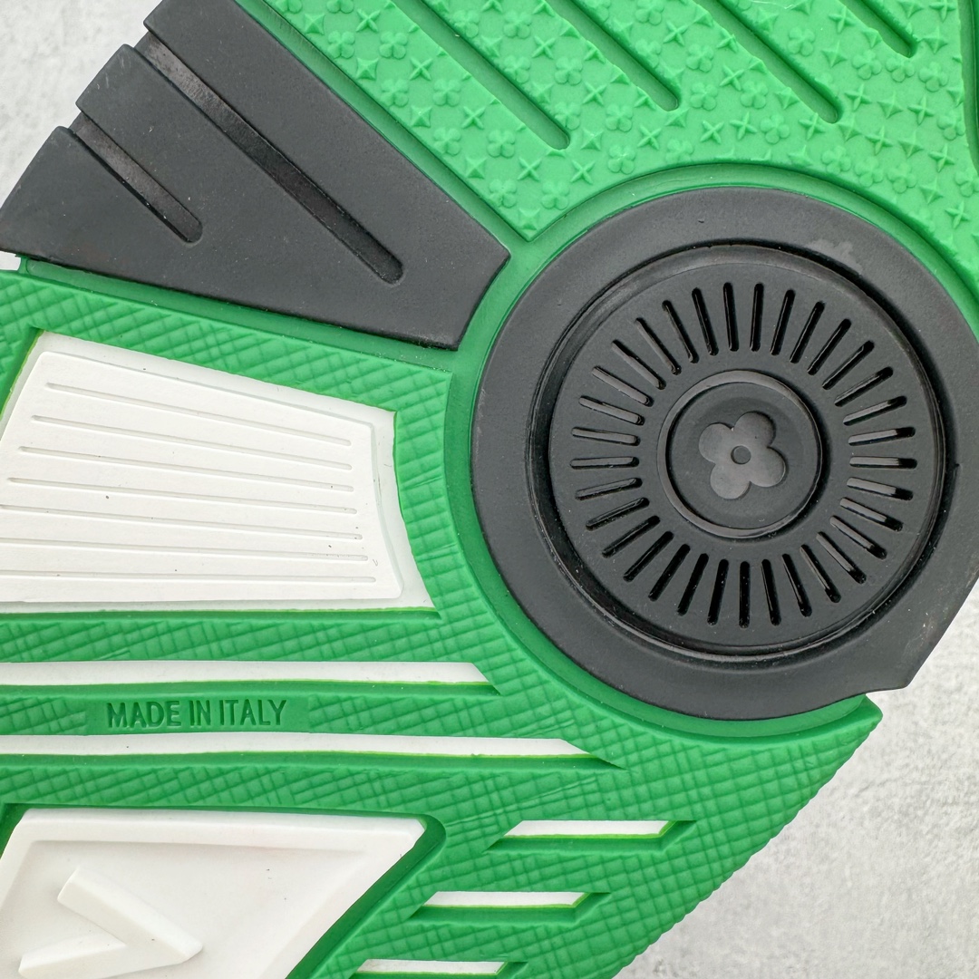 图片[14]-＃ZS纯原 Louis Vuitton Trainer lv时装走秀运动鞋 做旧系列 市场所有版本中综合最强的货品 GD实力大厂出品 全网最全配色更新最快 最成熟的做工稳定的品控 完美鞋型超高的清洁度 零毛边线头瑕疵 全套原楦原纸版原鞋开模 全网最具灵魂的版型 正确原装黄色鞋盒 正确中底印花 鞋面印花3D高频深度立体 全鞋电脑针车 紧密相连 针距密度一致 环保乳胶注塑鞋垫 厚度脚感还原原版 皮面裁剪部位 统一油边封口工艺 原装橡胶大底含胶量大底组合零偏差 专柜全套包装 防尘袋 说明书 质保卡 男女鞋 尺码：35 36 37 38 39 40 41 42 43 44 45-选品中心