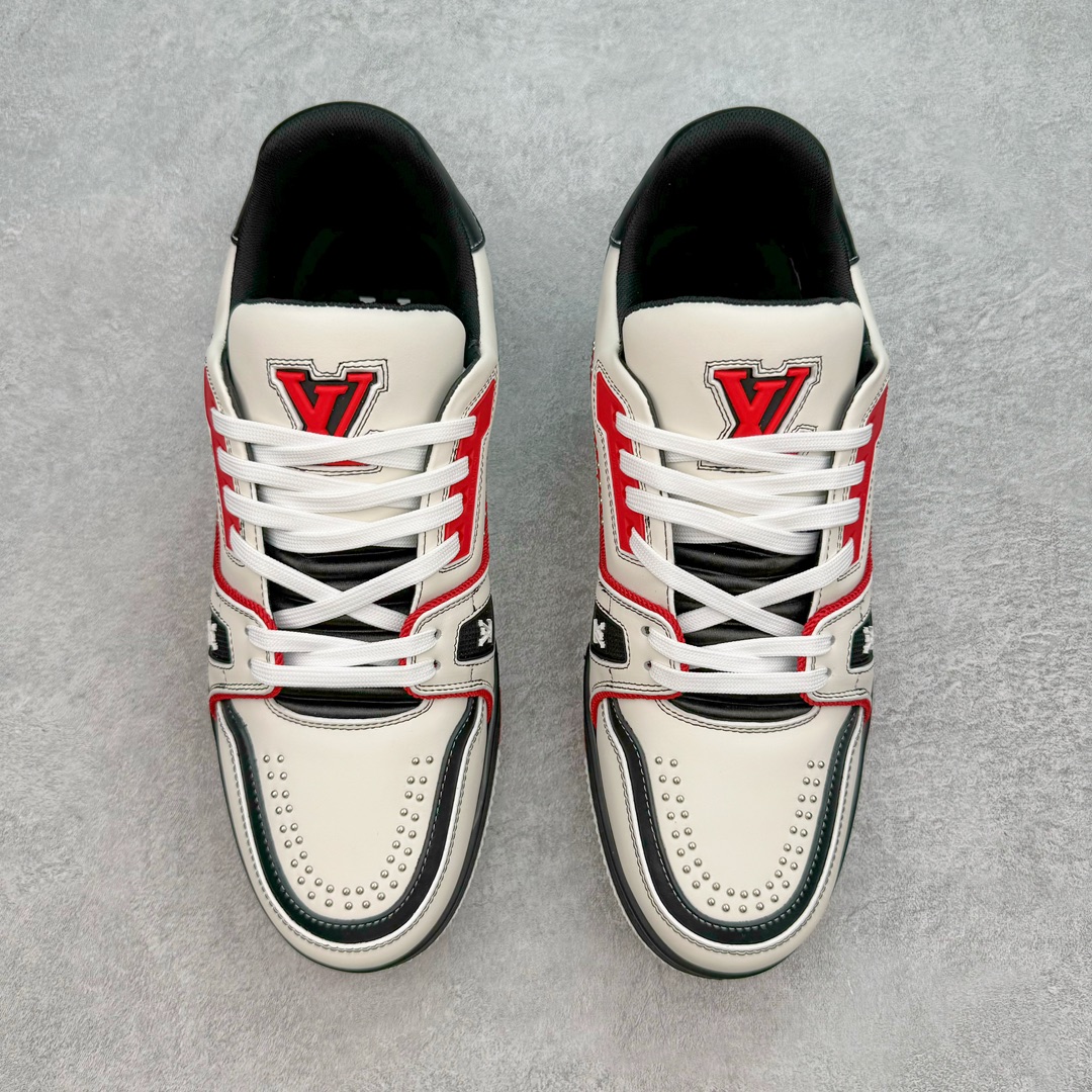 图片[2]-＃ZS纯原 Louis Vuitton Trainer lv时装走秀运动鞋 做旧系列 市场所有版本中综合最强的货品 GD实力大厂出品 全网最全配色更新最快 最成熟的做工稳定的品控 完美鞋型超高的清洁度 零毛边线头瑕疵 全套原楦原纸版原鞋开模 全网最具灵魂的版型 正确原装黄色鞋盒 正确中底印花 鞋面印花3D高频深度立体 全鞋电脑针车 紧密相连 针距密度一致 环保乳胶注塑鞋垫 厚度脚感还原原版 皮面裁剪部位 统一油边封口工艺 原装橡胶大底含胶量大底组合零偏差 专柜全套包装 防尘袋 说明书 质保卡 男女鞋 尺码：35 36 37 38 39 40 41 42 43 44 45-选品中心