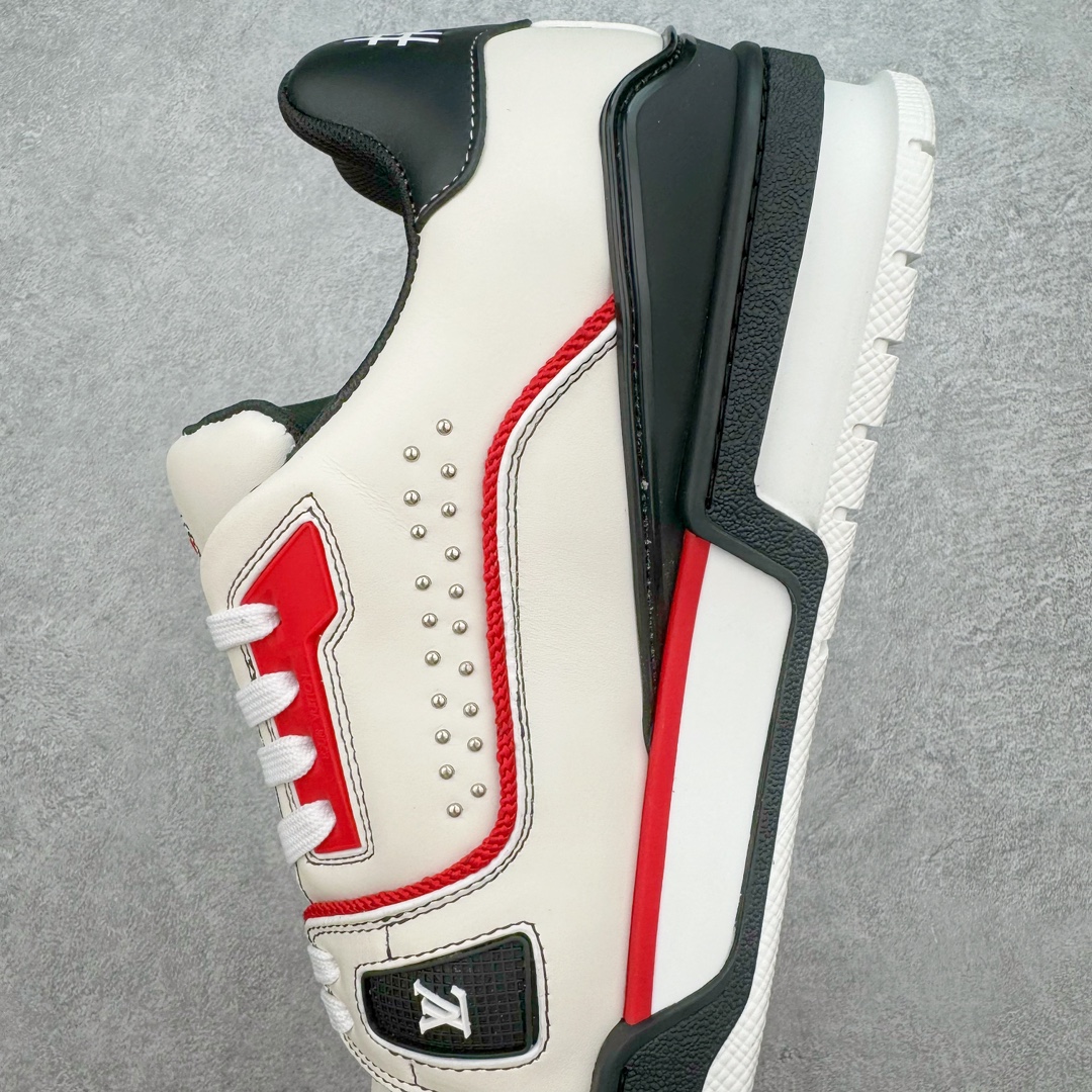 图片[7]-＃ZS纯原 Louis Vuitton Trainer lv时装走秀运动鞋 做旧系列 市场所有版本中综合最强的货品 GD实力大厂出品 全网最全配色更新最快 最成熟的做工稳定的品控 完美鞋型超高的清洁度 零毛边线头瑕疵 全套原楦原纸版原鞋开模 全网最具灵魂的版型 正确原装黄色鞋盒 正确中底印花 鞋面印花3D高频深度立体 全鞋电脑针车 紧密相连 针距密度一致 环保乳胶注塑鞋垫 厚度脚感还原原版 皮面裁剪部位 统一油边封口工艺 原装橡胶大底含胶量大底组合零偏差 专柜全套包装 防尘袋 说明书 质保卡 男女鞋 尺码：35 36 37 38 39 40 41 42 43 44 45-选品中心