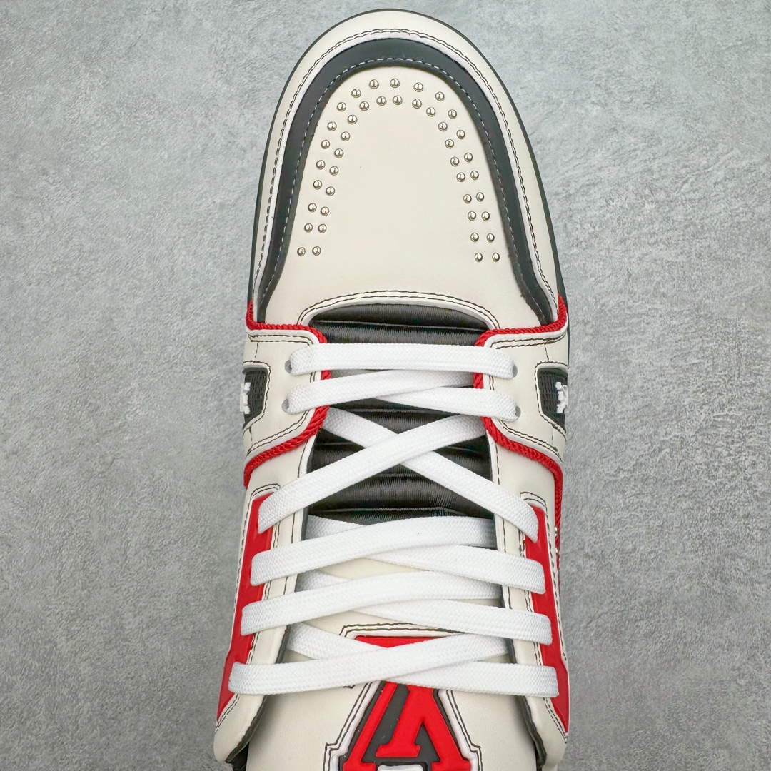 图片[4]-＃ZS纯原 Louis Vuitton Trainer lv时装走秀运动鞋 做旧系列 市场所有版本中综合最强的货品 GD实力大厂出品 全网最全配色更新最快 最成熟的做工稳定的品控 完美鞋型超高的清洁度 零毛边线头瑕疵 全套原楦原纸版原鞋开模 全网最具灵魂的版型 正确原装黄色鞋盒 正确中底印花 鞋面印花3D高频深度立体 全鞋电脑针车 紧密相连 针距密度一致 环保乳胶注塑鞋垫 厚度脚感还原原版 皮面裁剪部位 统一油边封口工艺 原装橡胶大底含胶量大底组合零偏差 专柜全套包装 防尘袋 说明书 质保卡 男女鞋 尺码：35 36 37 38 39 40 41 42 43 44 45-选品中心