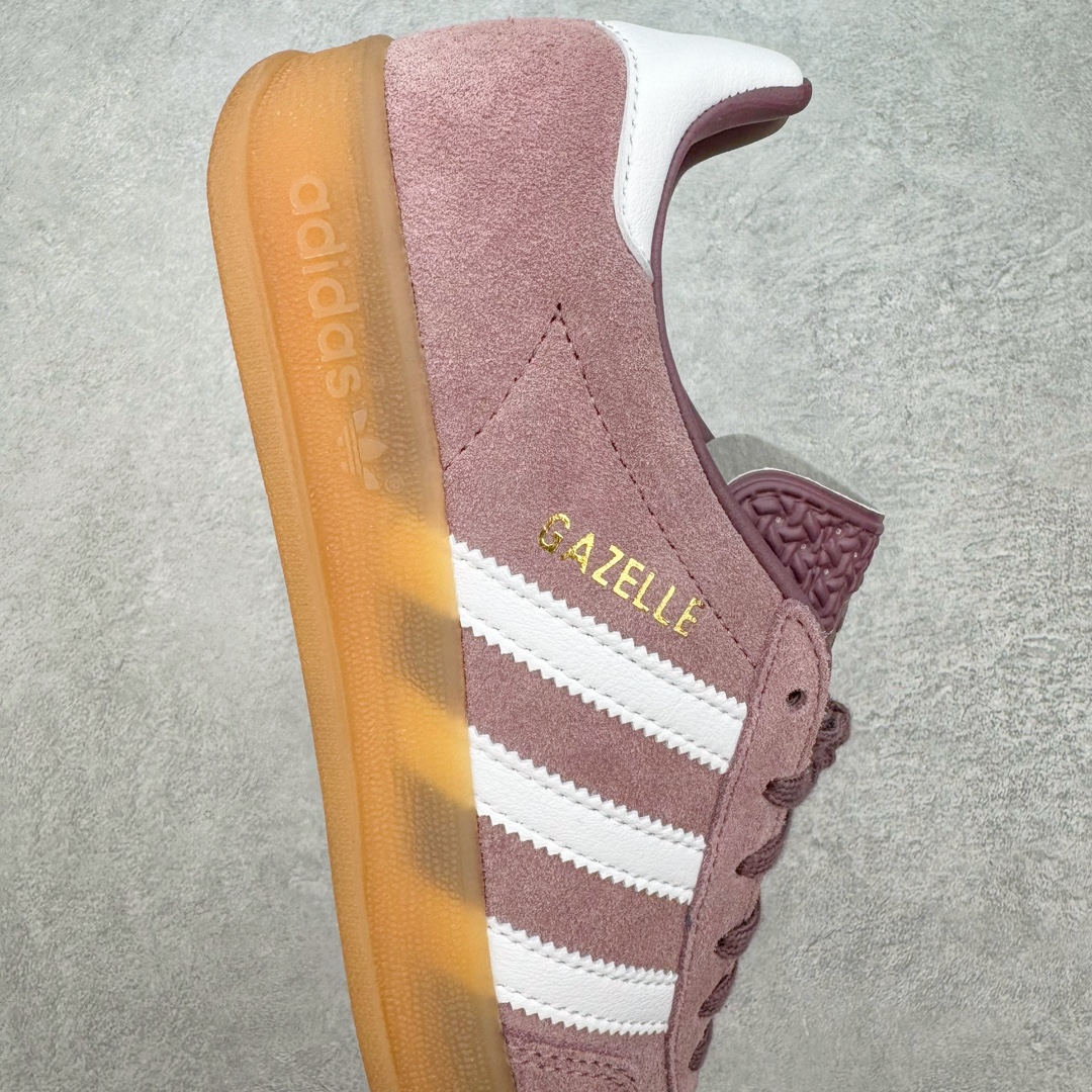 图片[6]-＃MF AD Original Gazelle Indoor Trainers 瞪羚室内鞋系列低帮复古百搭休闲运动德训风板鞋 IH5483 高端零售特供批次 原厂定制长毛翻毛皮组合环保纤维革鞋面材质 内置环保海玻璃鞋垫 外置RB橡胶大底 产品品控稳定性领先行业 原厂全套原楦原纸板冲刀磨具开发 原厂皮料加持 原厂港宝加持定型后跟R度完美 将复古进行到底 简约流畅 三十年不变经典 这款Gazelle运动鞋 无论面料、配色、质感或设计 都只在重现其1991年原款的经典 皮革鞋面 撞色三条纹和鞋跟标的设计 力求呈现90年代的经典复古风潮 Samba火热的同时 也带动了其它的复古鞋型 Gazelle便是其中一只 Gazelle Indoor拥有包边更宽的T字型鞋头 更好的保护运动员的前掌 浓浓的复古氛围感 非常适合现在流行的Cleanfit风格 尺码：35.5 36 36⅔ 37⅓ 38 38⅔ 39⅓ 40 40⅔ 41⅓ 42 42⅔ 43⅓ 44 44⅔ 45-选品中心