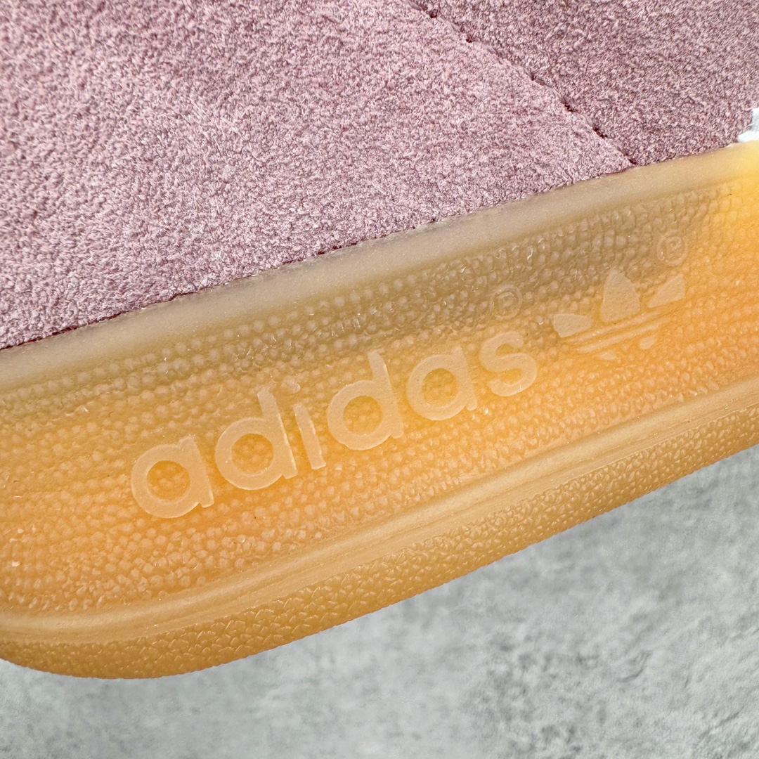 图片[17]-＃MF AD Original Gazelle Indoor Trainers 瞪羚室内鞋系列低帮复古百搭休闲运动德训风板鞋 IH5483 高端零售特供批次 原厂定制长毛翻毛皮组合环保纤维革鞋面材质 内置环保海玻璃鞋垫 外置RB橡胶大底 产品品控稳定性领先行业 原厂全套原楦原纸板冲刀磨具开发 原厂皮料加持 原厂港宝加持定型后跟R度完美 将复古进行到底 简约流畅 三十年不变经典 这款Gazelle运动鞋 无论面料、配色、质感或设计 都只在重现其1991年原款的经典 皮革鞋面 撞色三条纹和鞋跟标的设计 力求呈现90年代的经典复古风潮 Samba火热的同时 也带动了其它的复古鞋型 Gazelle便是其中一只 Gazelle Indoor拥有包边更宽的T字型鞋头 更好的保护运动员的前掌 浓浓的复古氛围感 非常适合现在流行的Cleanfit风格 尺码：35.5 36 36⅔ 37⅓ 38 38⅔ 39⅓ 40 40⅔ 41⅓ 42 42⅔ 43⅓ 44 44⅔ 45-选品中心