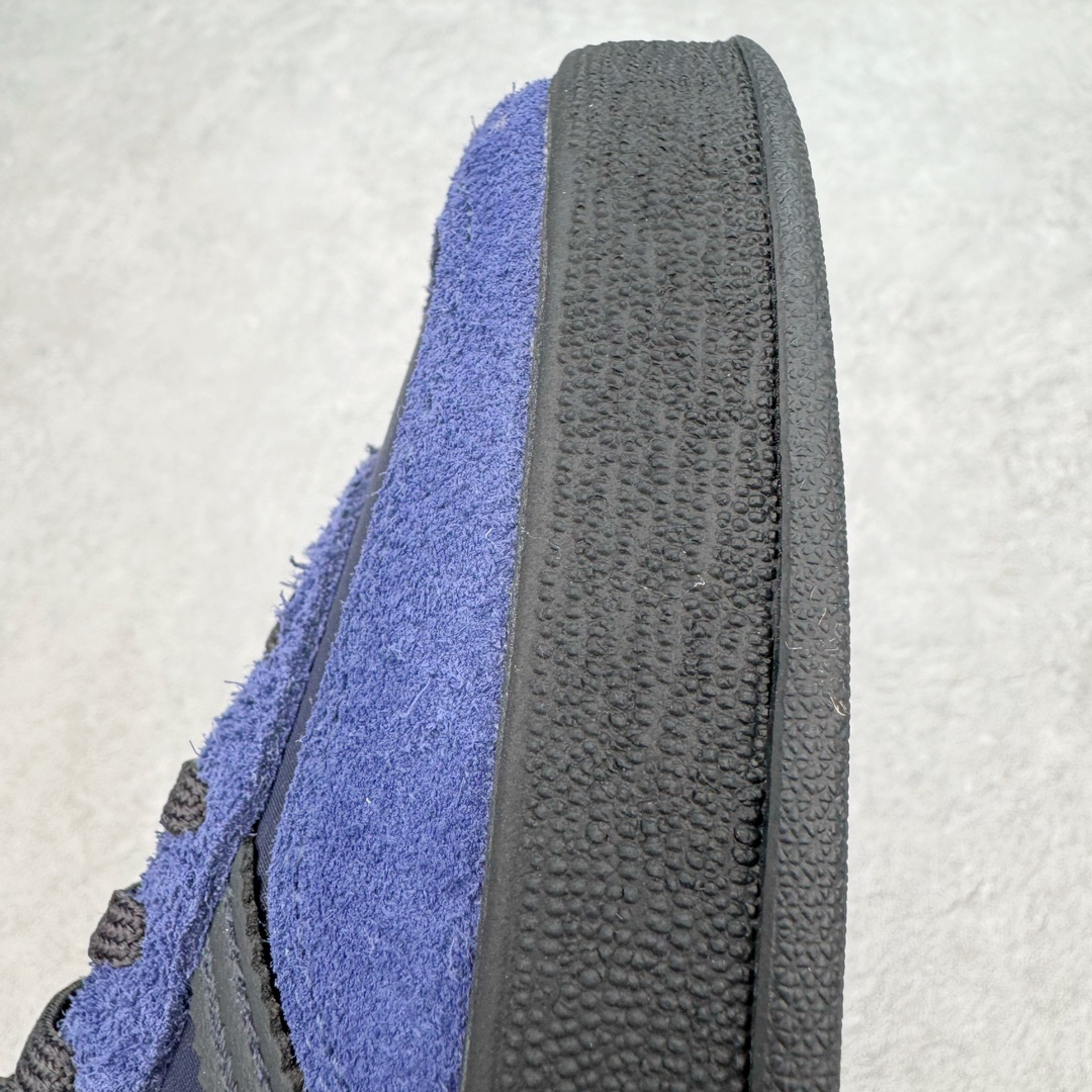 图片[15]-＃MF AD Original Gazelle Indoor Trainers 瞪羚室内鞋系列低帮复古百搭休闲运动德训风板鞋 IH9986 高端零售特供批次 原厂定制长毛翻毛皮组合环保纤维革鞋面材质 内置环保海玻璃鞋垫 外置RB橡胶大底 产品品控稳定性领先行业 原厂全套原楦原纸板冲刀磨具开发 原厂皮料加持 原厂港宝加持定型后跟R度完美 将复古进行到底 简约流畅 三十年不变经典 这款Gazelle运动鞋 无论面料、配色、质感或设计 都只在重现其1991年原款的经典 皮革鞋面 撞色三条纹和鞋跟标的设计 力求呈现90年代的经典复古风潮 Samba火热的同时 也带动了其它的复古鞋型 Gazelle便是其中一只 Gazelle Indoor拥有包边更宽的T字型鞋头 更好的保护运动员的前掌 浓浓的复古氛围感 非常适合现在流行的Cleanfit风格 尺码：35.5 36 36⅔ 37⅓ 38 38⅔ 39⅓ 40 40⅔ 41⅓ 42 42⅔ 43⅓ 44 44⅔ 45-选品中心