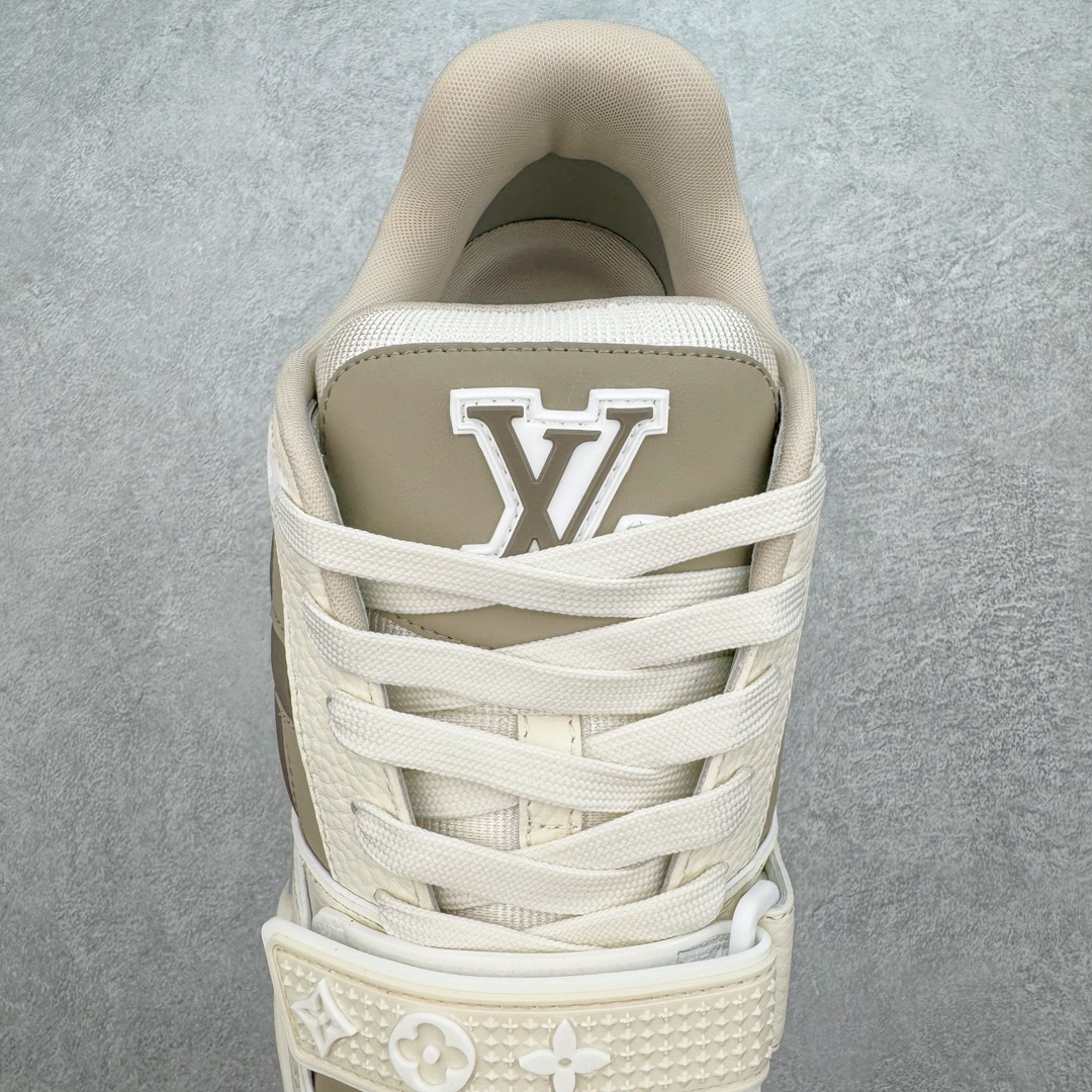 图片[5]-＃GD广顶 Louis Vuitton Trainer lv路易威登时装走秀运动时尚板鞋 外贸零售特供批次 2023全新纸板数据 印花高频效果碾压市面 市售天花板产物 耗时半年巨作 全套原厂新版原纸板楦头开发 原厂特供皮料加持 市场所有版本中综合最强的货品 GD实力大厂出品 全网最全配色更新最快 最成熟的做工稳定的品控 完美鞋型超高的清洁度 零毛边线头瑕疵 全套原楦原纸版原鞋开模 全网最具灵魂的版型 正确原装黄色鞋盒 正确中底印花 鞋面印花3D高频深度立体 全鞋电脑针车 紧密相连 针距密度一致 环保乳胶注塑鞋垫 厚度脚感还原原版 皮面裁剪部位 统一油边封口工艺 原装橡胶大底含胶量大底组合零偏差 专柜全套包装 防尘袋 说明书 质保卡 男女鞋 尺码：35 36 37 38 39 40 41 42 43 44 45-选品中心