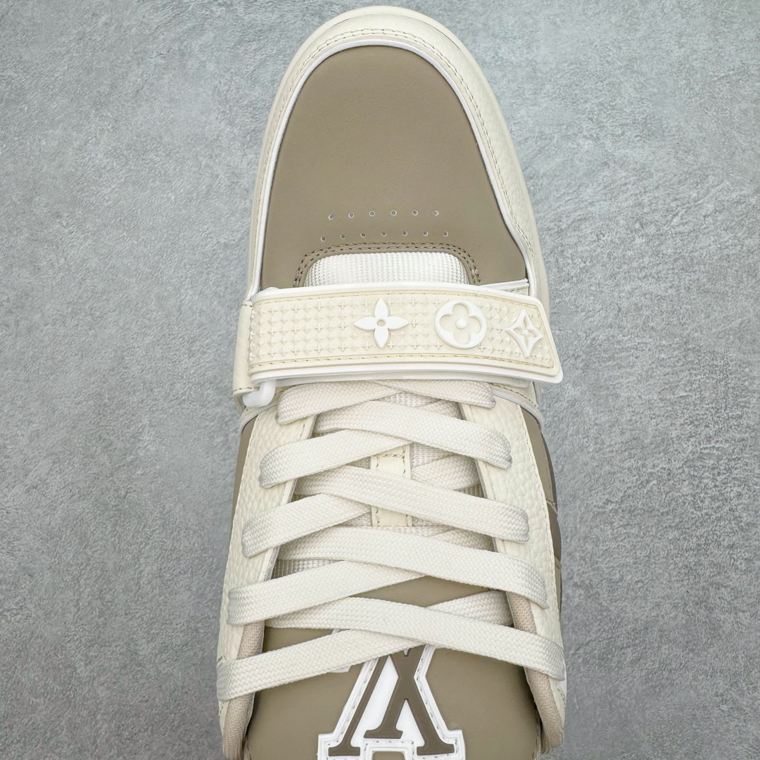 图片[4]-＃GD广顶 Louis Vuitton Trainer lv路易威登时装走秀运动时尚板鞋 外贸零售特供批次 2023全新纸板数据 印花高频效果碾压市面 市售天花板产物 耗时半年巨作 全套原厂新版原纸板楦头开发 原厂特供皮料加持 市场所有版本中综合最强的货品 GD实力大厂出品 全网最全配色更新最快 最成熟的做工稳定的品控 完美鞋型超高的清洁度 零毛边线头瑕疵 全套原楦原纸版原鞋开模 全网最具灵魂的版型 正确原装黄色鞋盒 正确中底印花 鞋面印花3D高频深度立体 全鞋电脑针车 紧密相连 针距密度一致 环保乳胶注塑鞋垫 厚度脚感还原原版 皮面裁剪部位 统一油边封口工艺 原装橡胶大底含胶量大底组合零偏差 专柜全套包装 防尘袋 说明书 质保卡 男女鞋 尺码：35 36 37 38 39 40 41 42 43 44 45-选品中心