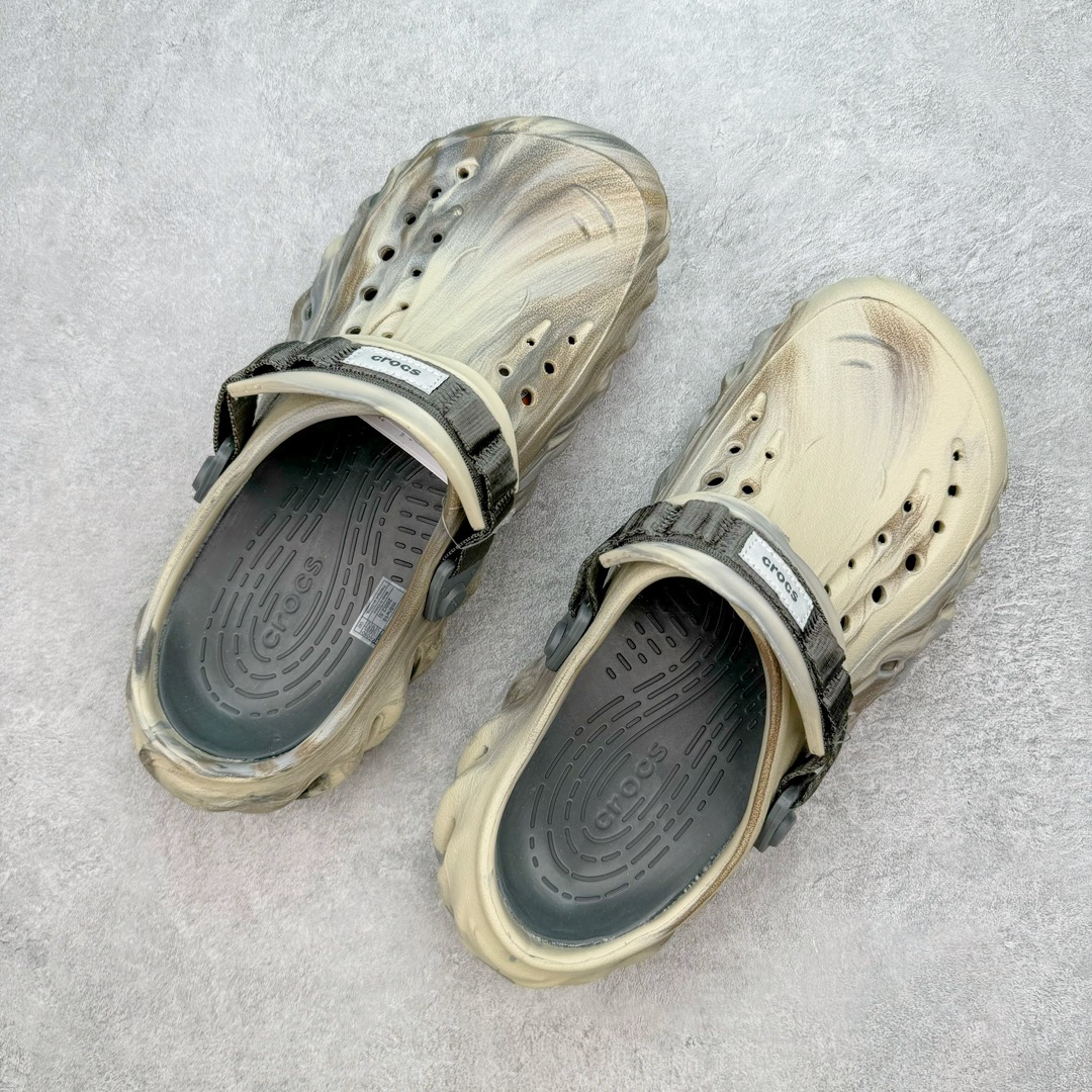 图片[3]-＃DG莞产 Crocs Realtree 卡骆驰波波运动沙滩洞洞拖鞋凉鞋 超强LiteRide科技缓震鞋垫加持 官方2023最新款 透明防水袋包装 注意配件需单独购买 超轻Croslite专利材料打造 鞋面更加耐用易清洗 该鞋款轻盈舒适 2002年 经典克骆格诞生 秉承外形简单 穿着舒适的初衷 不断为消费者带来舒适的穿着体验 穿出“趣”味 鞋面洞洞可搭彰显个性的智必星 一鞋两穿 可调节式后跟带增添鞋身的稳固性能 放前面变成愜意舒适的凉拖 放后面行走跑跳更加稳妥 Croslite ™材料 封闭式细胞树脂 能够在体温作用下自动变形以适应脚部形状 涉水性优秀的同时易于清洁 抓地力强 不易打滑 Crocs的核心理念：轻便 灵活 全方位的舒适感 同步官方尺码：M4（36-37） M5（37-38）M6（38-39）M7（39-40）M8（41-42）M9（42-43）M10（43-44）M11（45-46）-选品中心