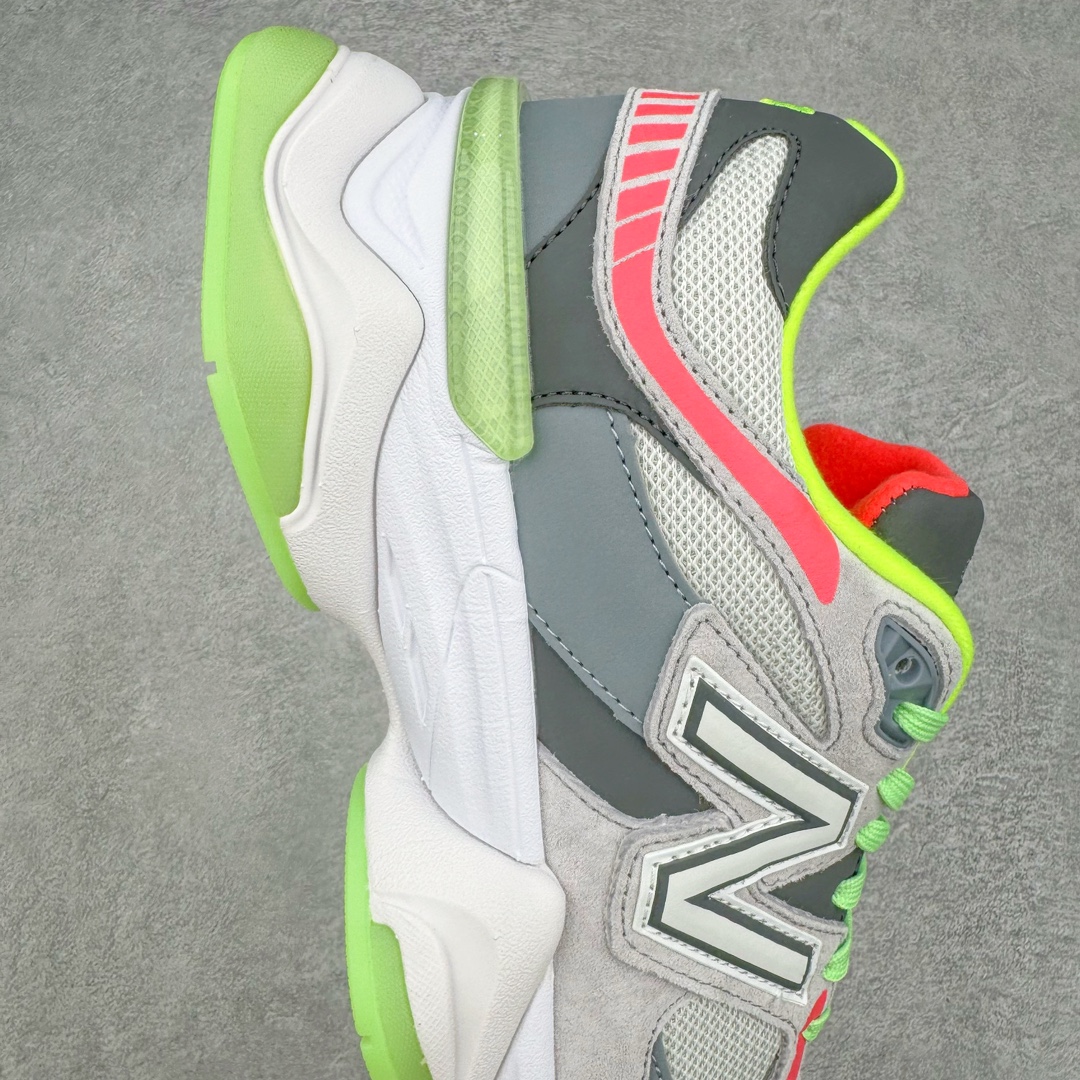 图片[6]-＃纯原 New Balance NB9060 复古运动鞋 新百伦又带来了新鞋型 并且是与芝加哥街头品牌 Joe Freshgoods 的联名款 鞋身主体采用了类似 990 系列的设计风格 与传统复古慢跑鞋区别不大 最大的变化就是鞋底部分 在传统设计的中底外层 增加了多个分区的模块 圆润的线条设计与我们熟悉的 New Balance 风格截然不同 但与同样充满弧形线条的鞋面搭配，看起来毫无违和感 尺码：36-45-选品中心