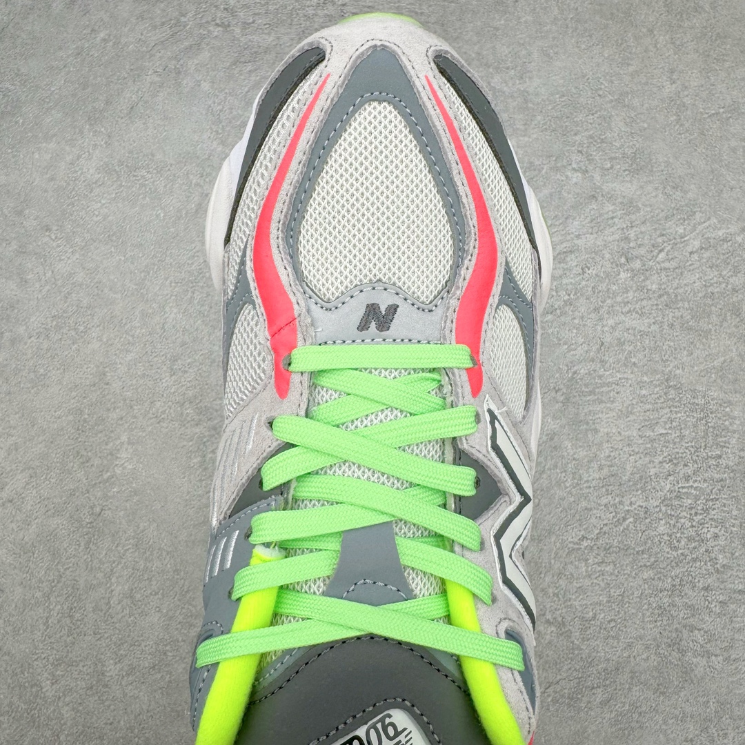 图片[4]-＃纯原 New Balance NB9060 复古运动鞋 新百伦又带来了新鞋型 并且是与芝加哥街头品牌 Joe Freshgoods 的联名款 鞋身主体采用了类似 990 系列的设计风格 与传统复古慢跑鞋区别不大 最大的变化就是鞋底部分 在传统设计的中底外层 增加了多个分区的模块 圆润的线条设计与我们熟悉的 New Balance 风格截然不同 但与同样充满弧形线条的鞋面搭配，看起来毫无违和感 尺码：36-45-选品中心