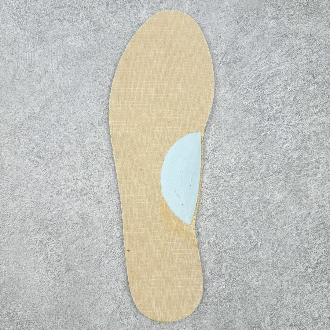 图片[12]-＃HK纯原福利 Asics Onitsuka Tiger MEXICO 66 亚瑟士鬼冢虎复古经典板鞋 市场最强版本 原厂牛津布加持 海外订单工厂出品 超成熟稳定的做工品控 原装全套纸板楦头开发 原汁原味 完美呈现版型 私模正确鞋底咬花纹路 一比一鞋头弧度高度鞋身弧度 绝不口嗨 细节品控鞋型随意秒杀市面 原档咬花纹路私模大底 一个单元有六个三角形 总体形拼接呈现花瓣状 官方四联吊牌 原装Ortholite轻量化鞋垫 原盒原配 质保卡 说明书 钢印防尘纸 纸板中底带钢印 乳胶组合鞋垫 支持全方位的对比专柜 产品从款式颜色造型上体现出追求舒适和细节的完美 鞋类更是推崇手工制作的严谨与完美 融舒适性与可穿性的设计风格 注重细节的完美和别致魅力 既保持稳重 又不失轻松的时尚感 尺码：36 37 37.5 38 39 39.5 40 40.5 41.5 42 42.5 43.5 44 45 46-选品中心