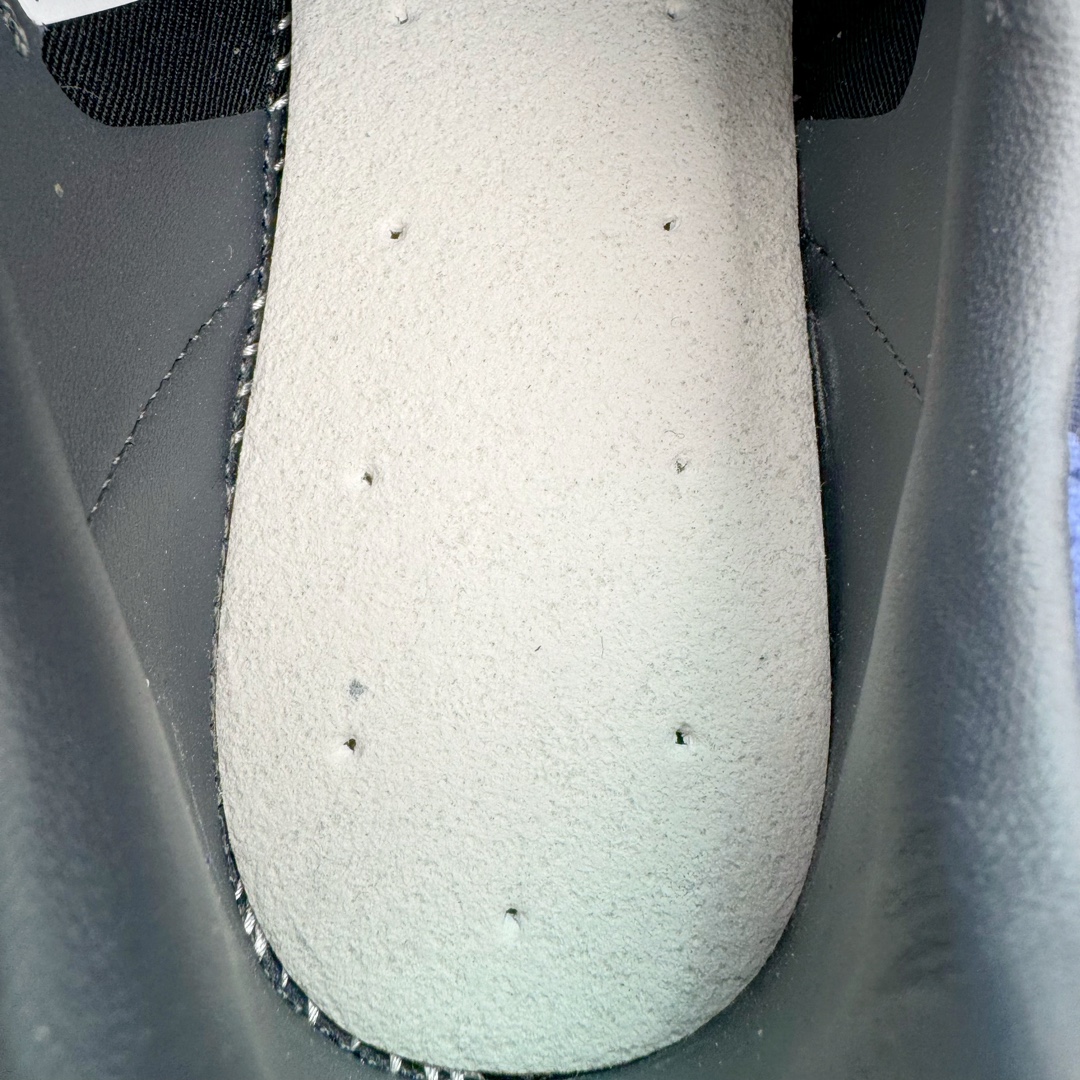 图片[21]-＃MF AD Original Gazelle Indoor Trainers 瞪羚室内鞋系列低帮复古百搭休闲运动德训风板鞋 IH9986 高端零售特供批次 原厂定制长毛翻毛皮组合环保纤维革鞋面材质 内置环保海玻璃鞋垫 外置RB橡胶大底 产品品控稳定性领先行业 原厂全套原楦原纸板冲刀磨具开发 原厂皮料加持 原厂港宝加持定型后跟R度完美 将复古进行到底 简约流畅 三十年不变经典 这款Gazelle运动鞋 无论面料、配色、质感或设计 都只在重现其1991年原款的经典 皮革鞋面 撞色三条纹和鞋跟标的设计 力求呈现90年代的经典复古风潮 Samba火热的同时 也带动了其它的复古鞋型 Gazelle便是其中一只 Gazelle Indoor拥有包边更宽的T字型鞋头 更好的保护运动员的前掌 浓浓的复古氛围感 非常适合现在流行的Cleanfit风格 尺码：35.5 36 36⅔ 37⅓ 38 38⅔ 39⅓ 40 40⅔ 41⅓ 42 42⅔ 43⅓ 44 44⅔ 45-选品中心