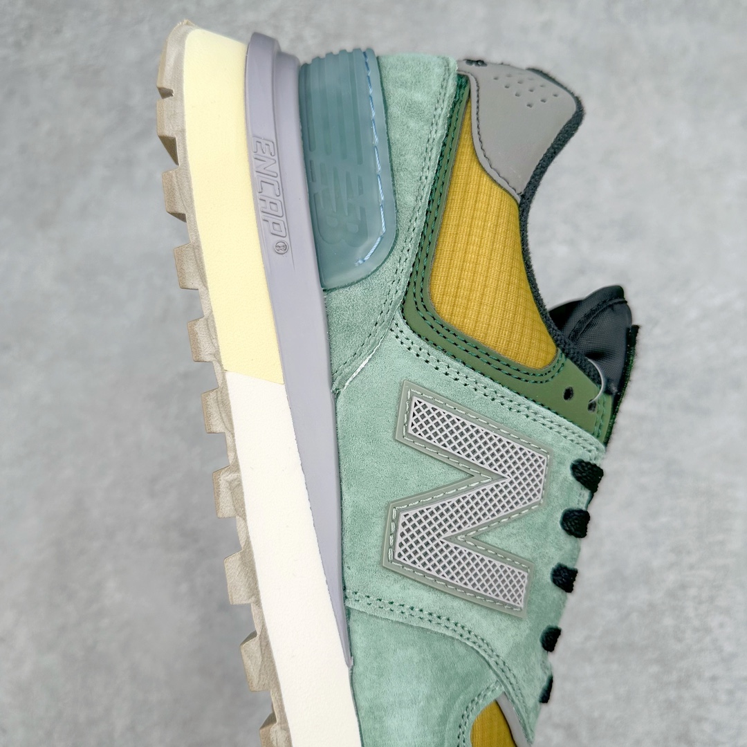 图片[6]-Stone Island x NB新百伦New Balance U574升级版系列低帮复古休闲运动慢跑鞋“石头岛联名军绿灰”U574LGST Stone Island x New Balance 574 Legacy迎来国内登场。作为双方的联名新品，一改此前的迎合跑鞋鞋型，采用更加适合日常穿搭上脚的 New Balance 574 Legacy 很难不让玩家动心，尤其是热衷 Stone Island 的岛民朋友。而此次更是采用 574 Legacy 作为蓝本，鞋款规格以及做工上更加精良。此次双方在配色选择上军绿色以及灰色作为主调，凸显出与 Stone Island 联名的硬核气质。优质的鞋身材质，也让整双鞋在熟悉的鞋型设计上，焕发出新的生机。鞋舌、鞋跟以及鞋垫点缀 Stone Island 标志性 LOGO，防撕裂织物鞋面、ABZORB 中底保证日常上脚的舒适度。尺码：36 36.5 37.5 38 38.5 39.5 40 40.5 41.5 42 42.5 43 44 45 46-选品中心