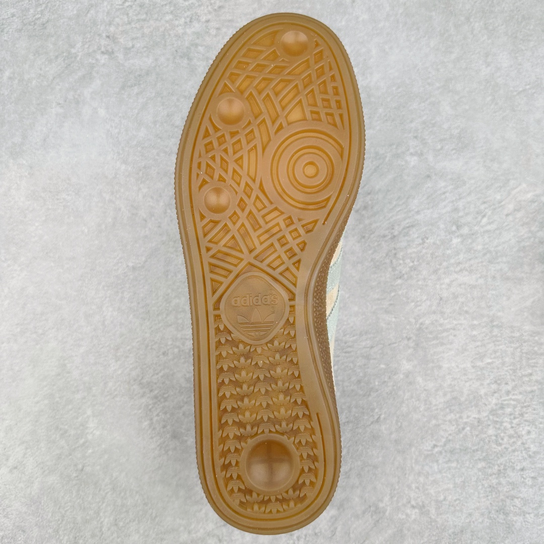 图片[9]-AD Original Samba OG 复古经典轻便板鞋 IH7298 这款桑巴鞋展示了高质量的工艺 带有装饰的超锁缝制和无缝的手感 柔软、柔软的皮革造型和标志性的3条纹完成了精致的外观 正规合身鞋带 鞋面上有绒面鞋垫 橡胶鞋底 享受正畸套筒软感 自50年代首次亮相以来就一直在赢得粉丝的青睐 尺码：36 36.5 37.5 38 38.5 39 40 40.5 41 42 42.5 43 44 44.5 45-选品中心