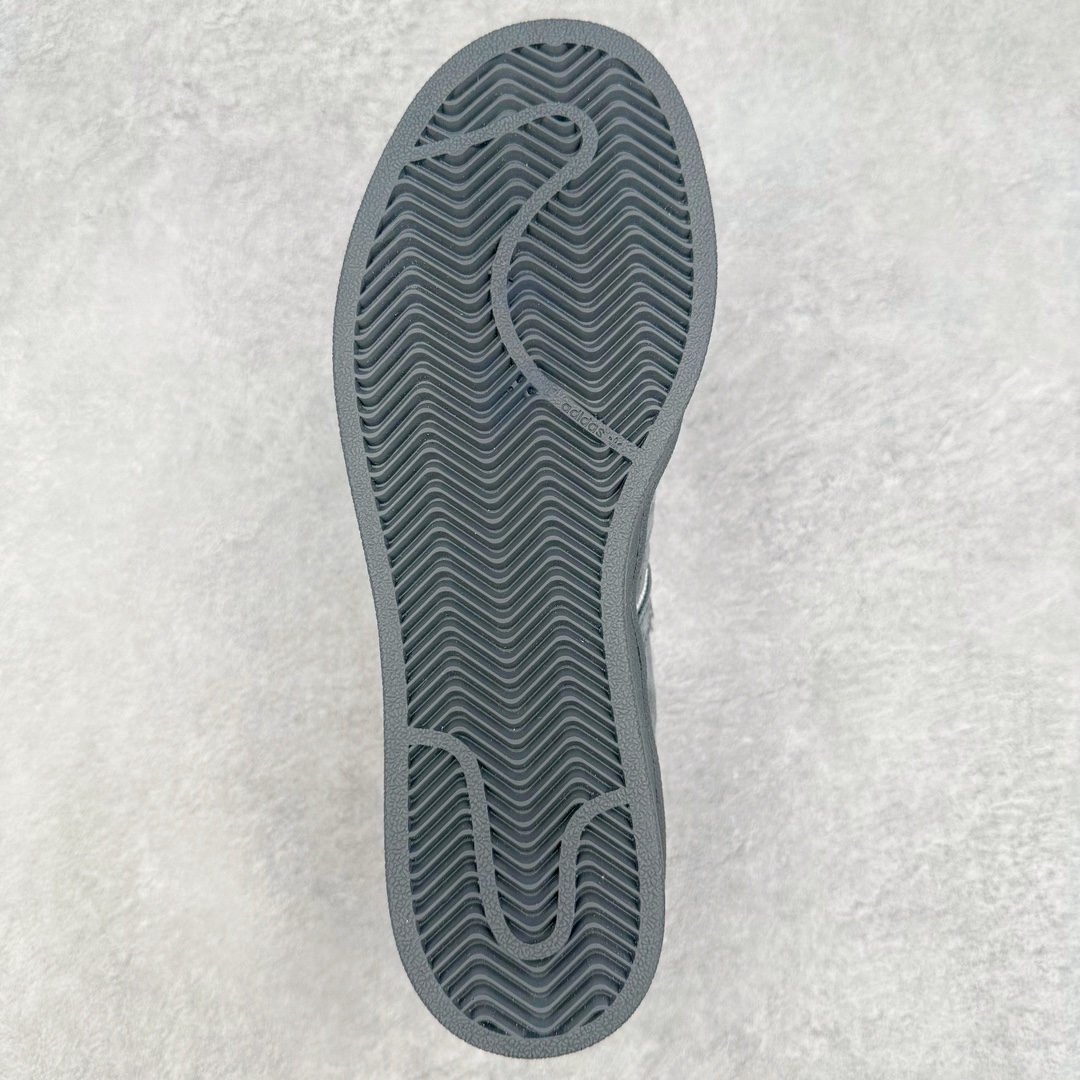 图片[9]-AD Originals Superstar 经典复古贝壳头板鞋 BS9588 诞生于1969年 是第一双将全皮面鞋 身与橡胶鞋头结合在一起的低帮篮球鞋 Superstar最开始 是作为高帮篮球鞋Pro Model的低帮版本而出现的 但因为其独特和醒目的橡胶鞋头造型而让大家熟知 被大家形象地称为\\\”shelltoe\\\”贝壳头 在70年代的美国职业篮球场上 接近3/4的NBA球员都将这双Superstar作为场上用鞋 80年代之后 经过不断的改良和发展 Superstar逐渐成为横跨时装、音乐、街头文化、休闲和运动等各大领域的时尚潮鞋 尺码：36 36.5 37 38 38.5 39 40 40.5 41 42 42.5 43 44 44.5 45-选品中心